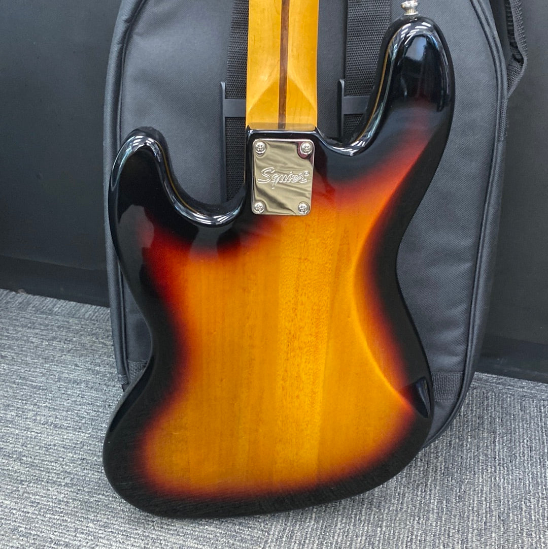Fender Squire Jazz Bass Electric Guitar Classic Vibe '60s Laurel Fingerboard Sunburst