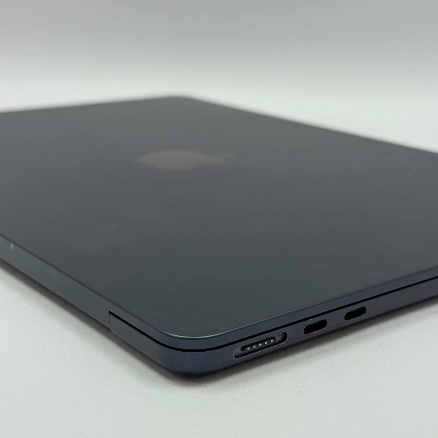 2024 Apple MacBook Air 13.6" M3 10C GPU 4.0GHz 16GB RAM 512GB SSD A3113