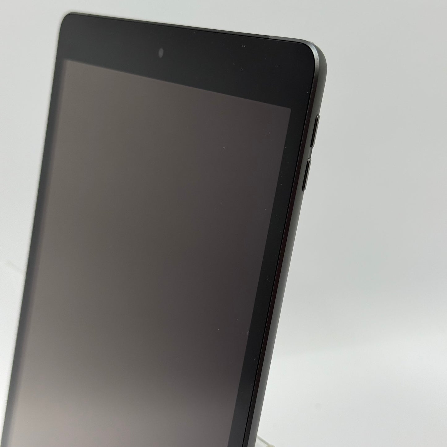 WiFi Only Apple iPad 9th Gen 64GB 18.4.1 Space Gray MK663LL/A