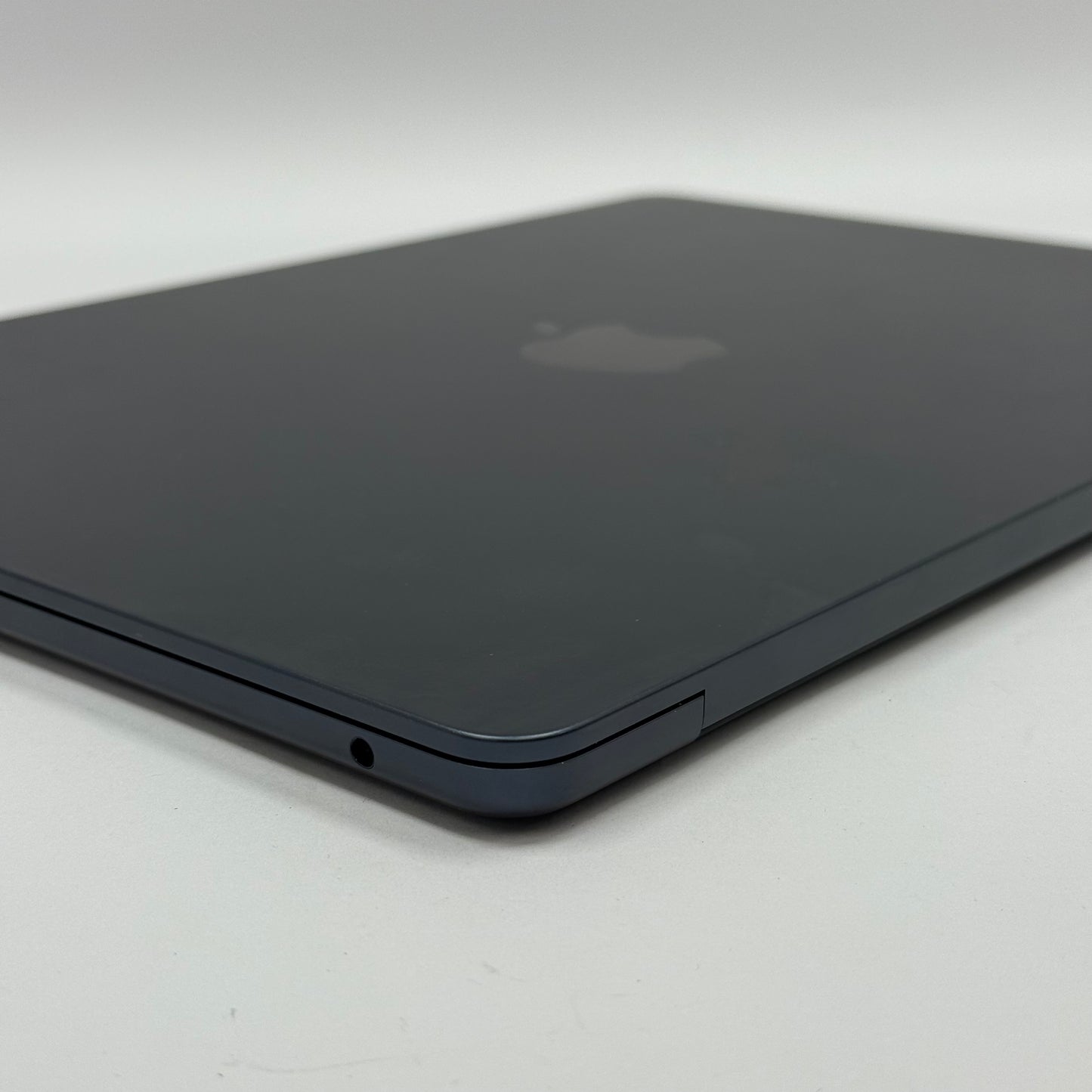 2024 Apple MacBook Air 13.6" M3 10C GPU 4.0GHz 16GB RAM 512GB SSD A3113