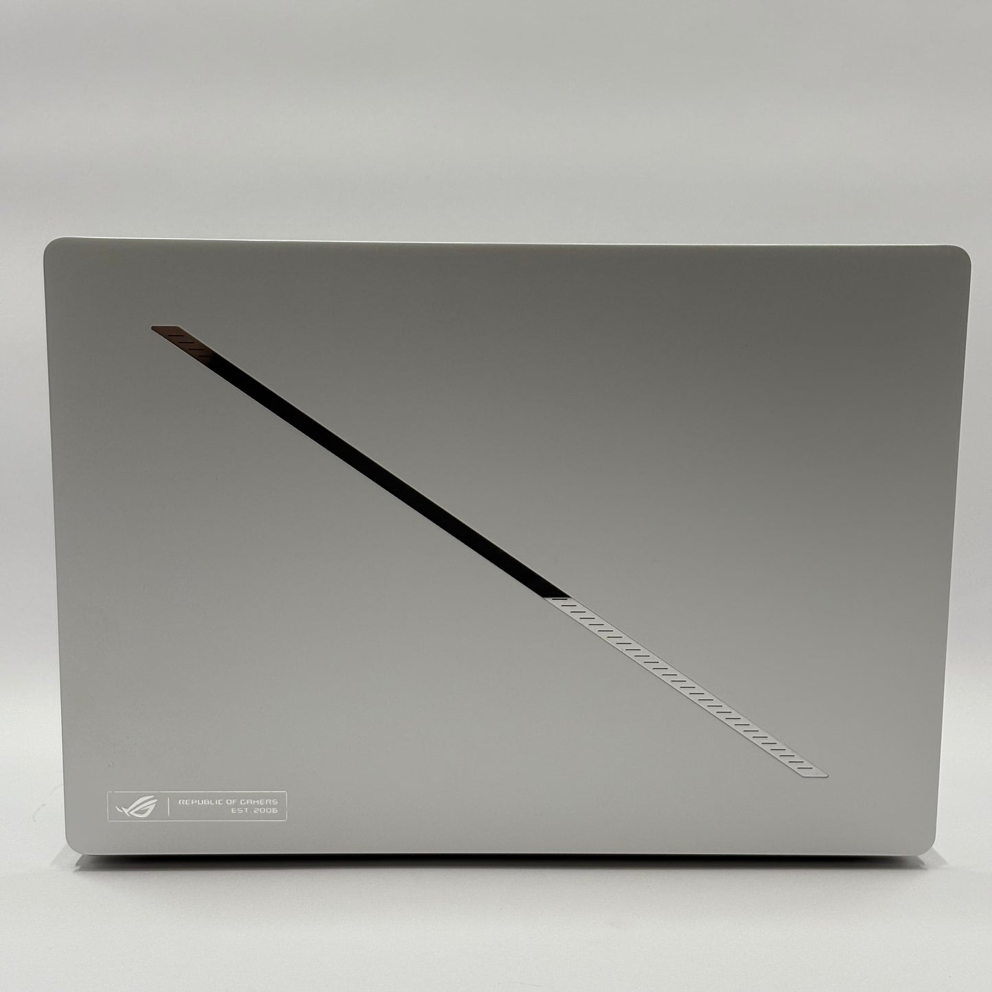 Asus ROG Zephyrus GA403U 14" Ryzen 9 8945HS 16GB RAM 1TB SSD RTX 4060