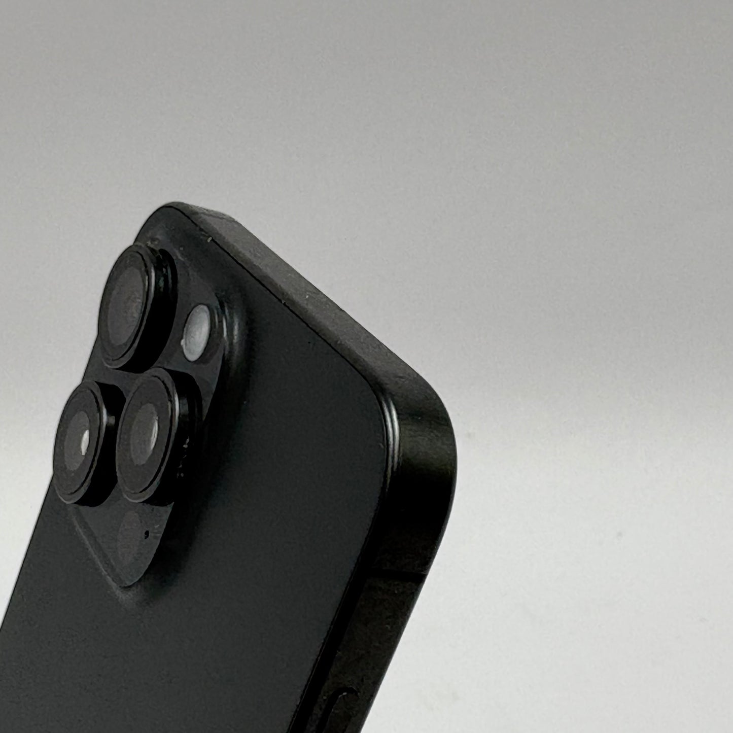 Unlocked Apple iPhone 15 Pro Max 256GB Black Titanium MU663LL/A