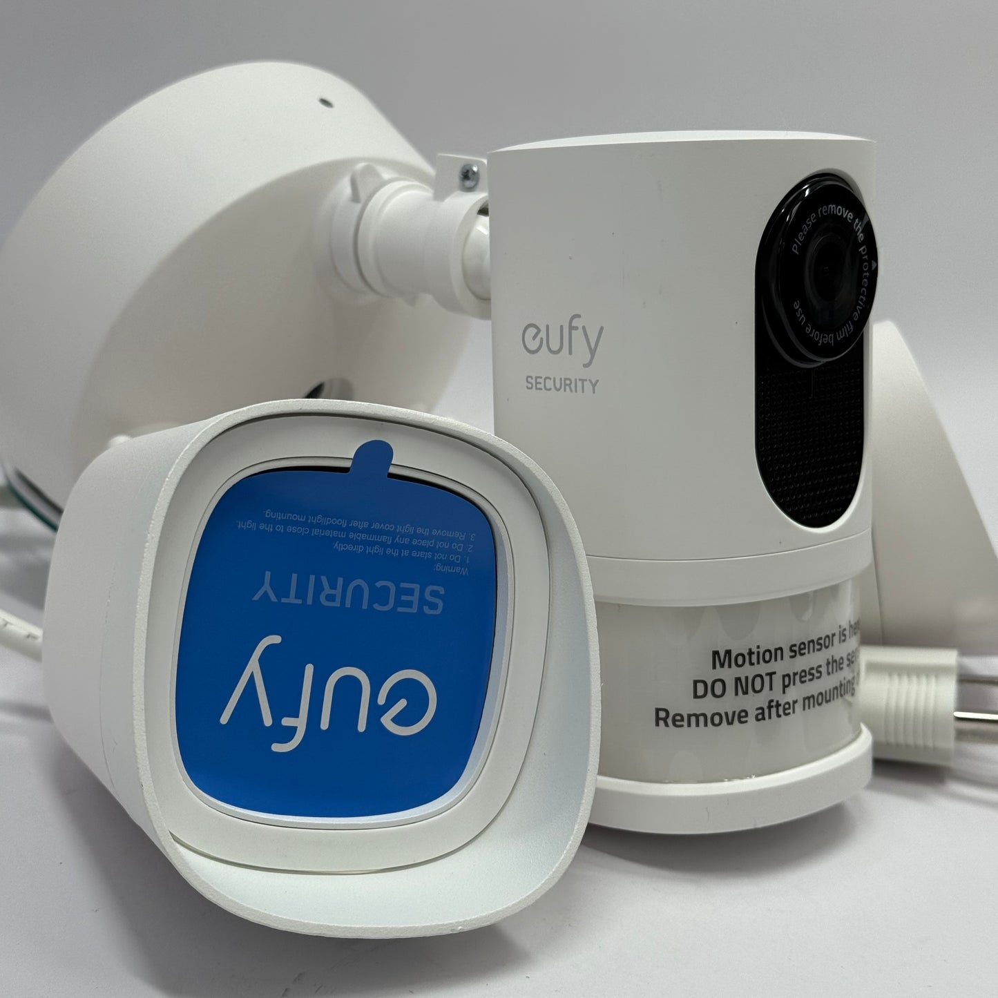 New Eufy 1080p Floodlight Camera White T8420