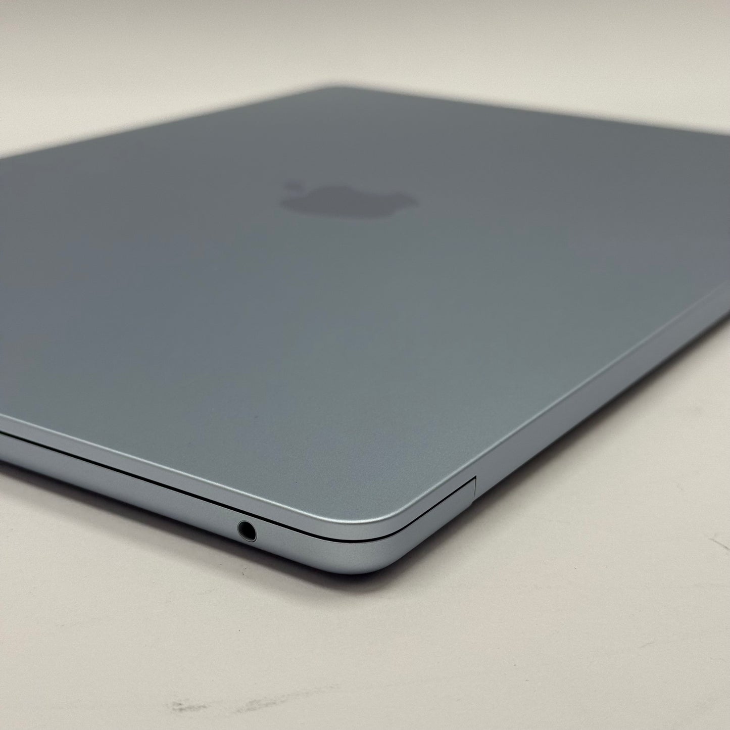 2025 Apple MacBook Air 15" M4 10C GPU 4.5GHz 24GB RAM 512GB SSD A3241
