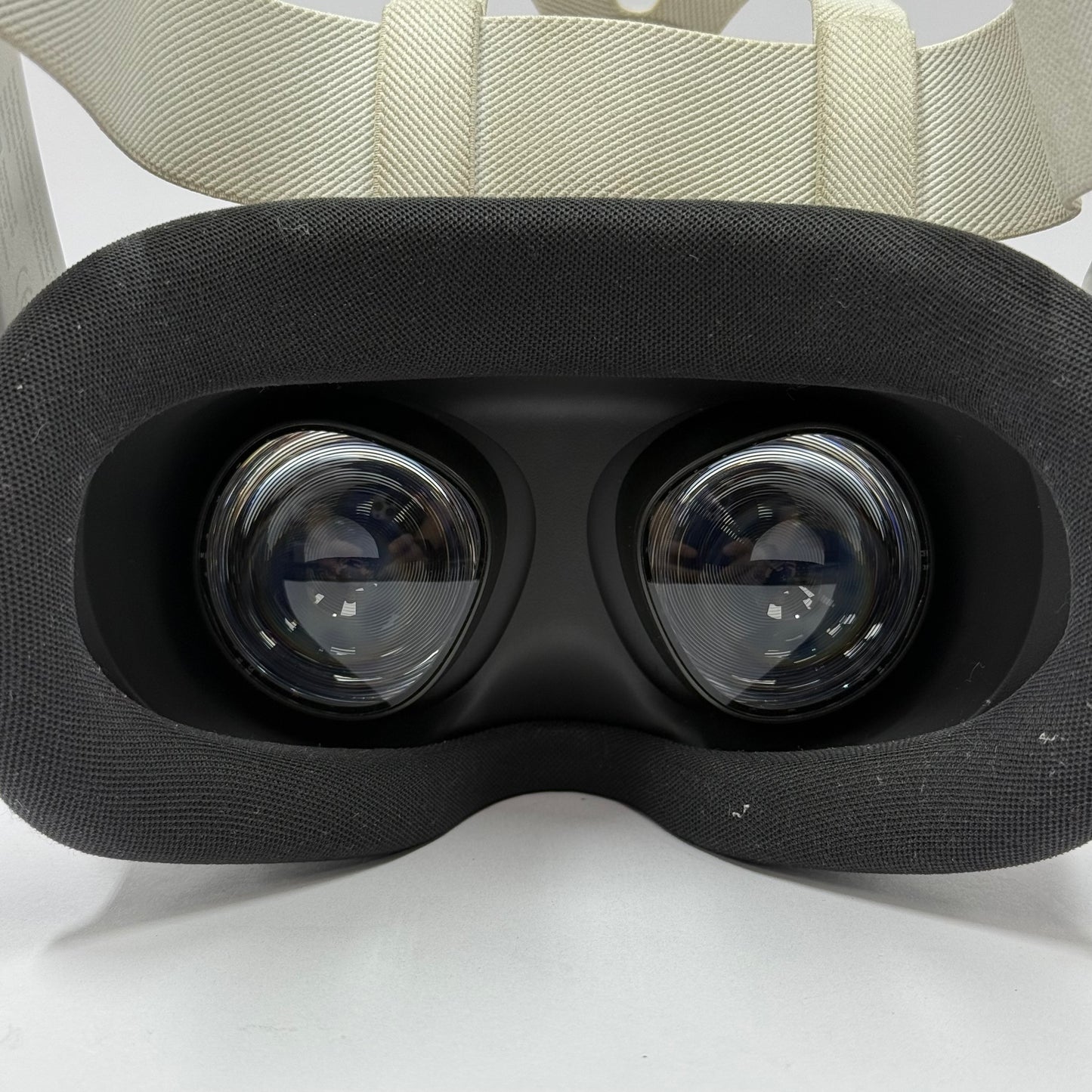 Meta Quest 3S 128GB Standalone All-in-One VR Headset P97