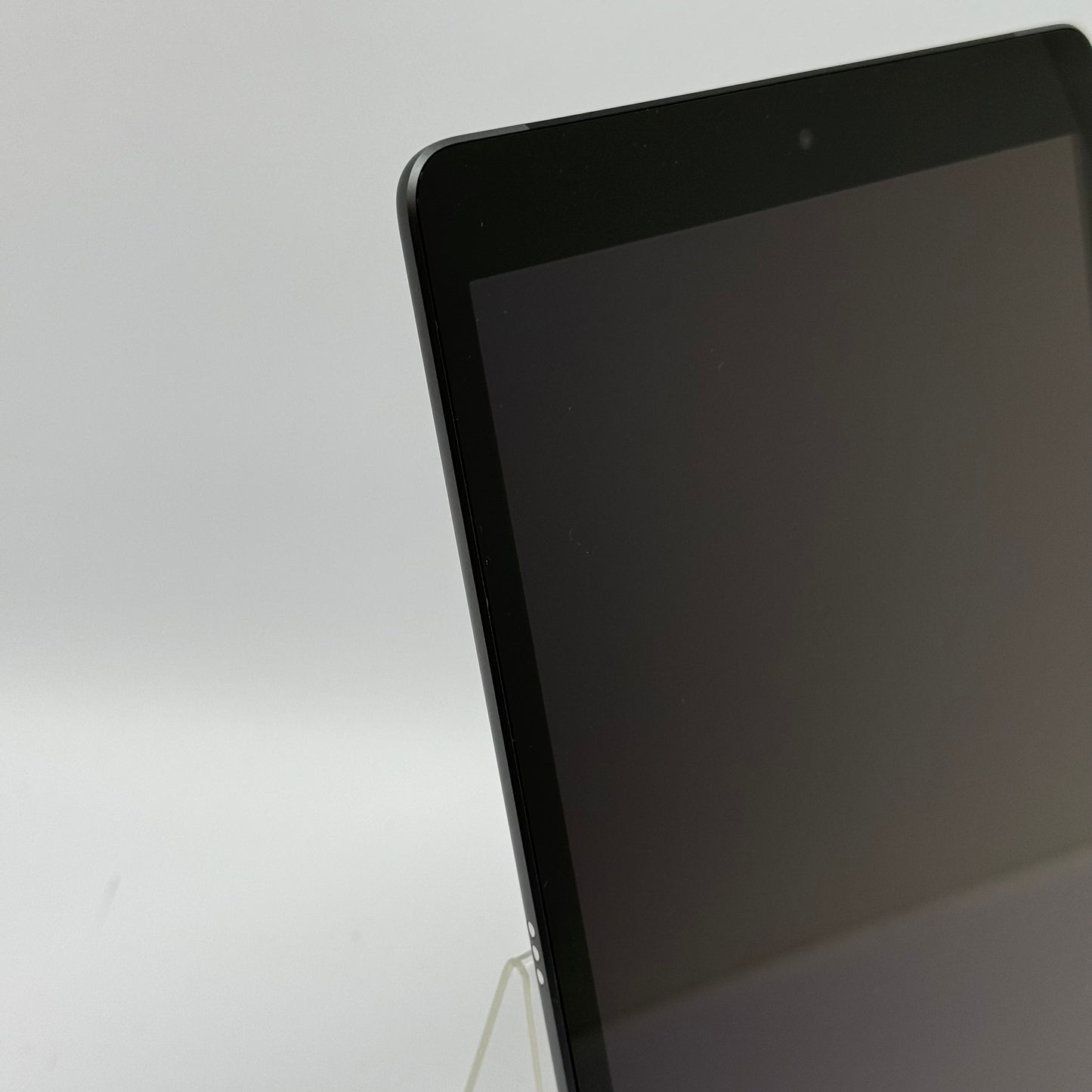 WiFi Only Apple iPad 9th Gen 64GB 18.4.1 Space Gray MK663LL/A