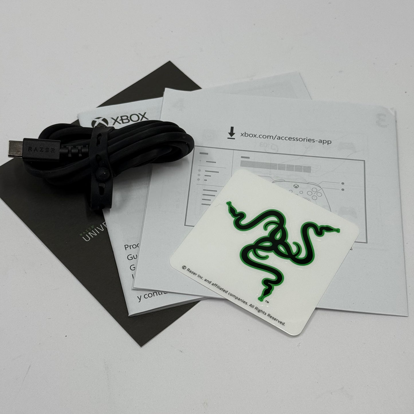 Razer Wireless Controller Quick Charging Stand Xbox Series X|S RZ87-04720400