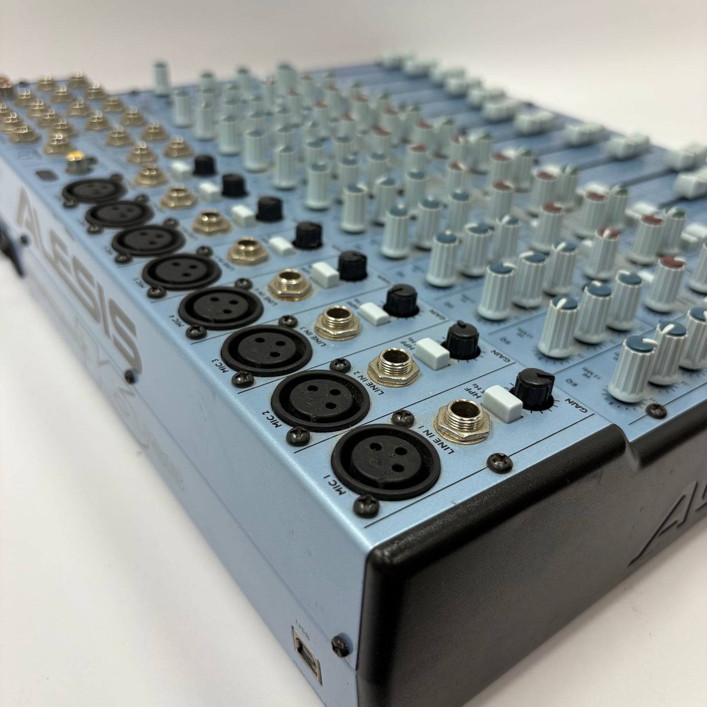 ALESIS MultiMix 16 USB FX 16-Channel DJ Mixer With Power Supply