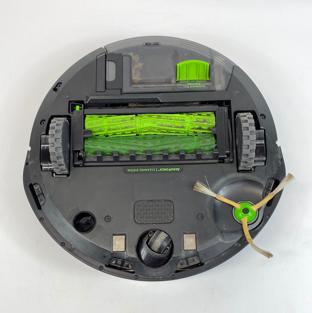 iRobot Roomba i3+ Robot Vacuum i3550 with Base and Replenishment kit