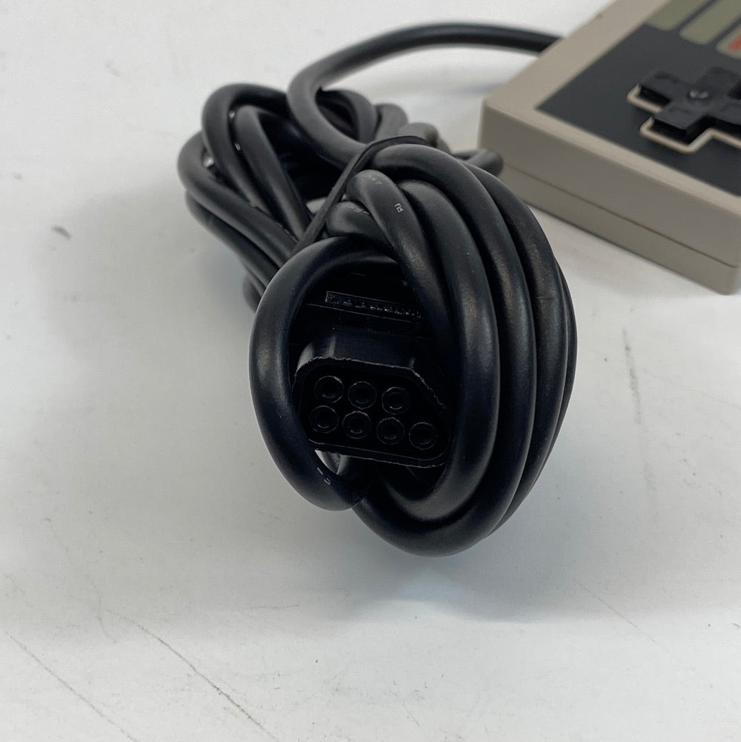 Nintendo Entertainment System NES Video Game Console NES-001 Gray