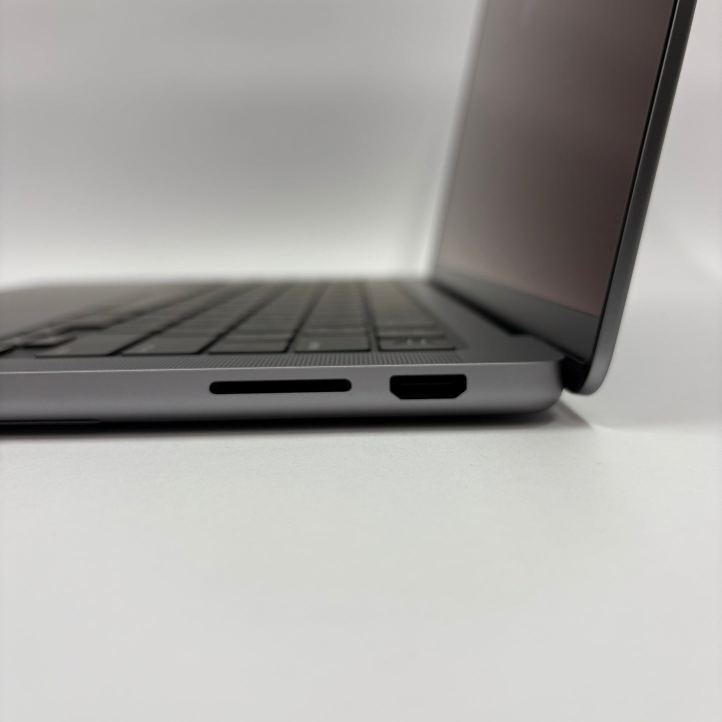 2023 Apple MacBook Pro 14" M3 10C GPU 4.0GHz 8GB RAM 512GB SSD A2918