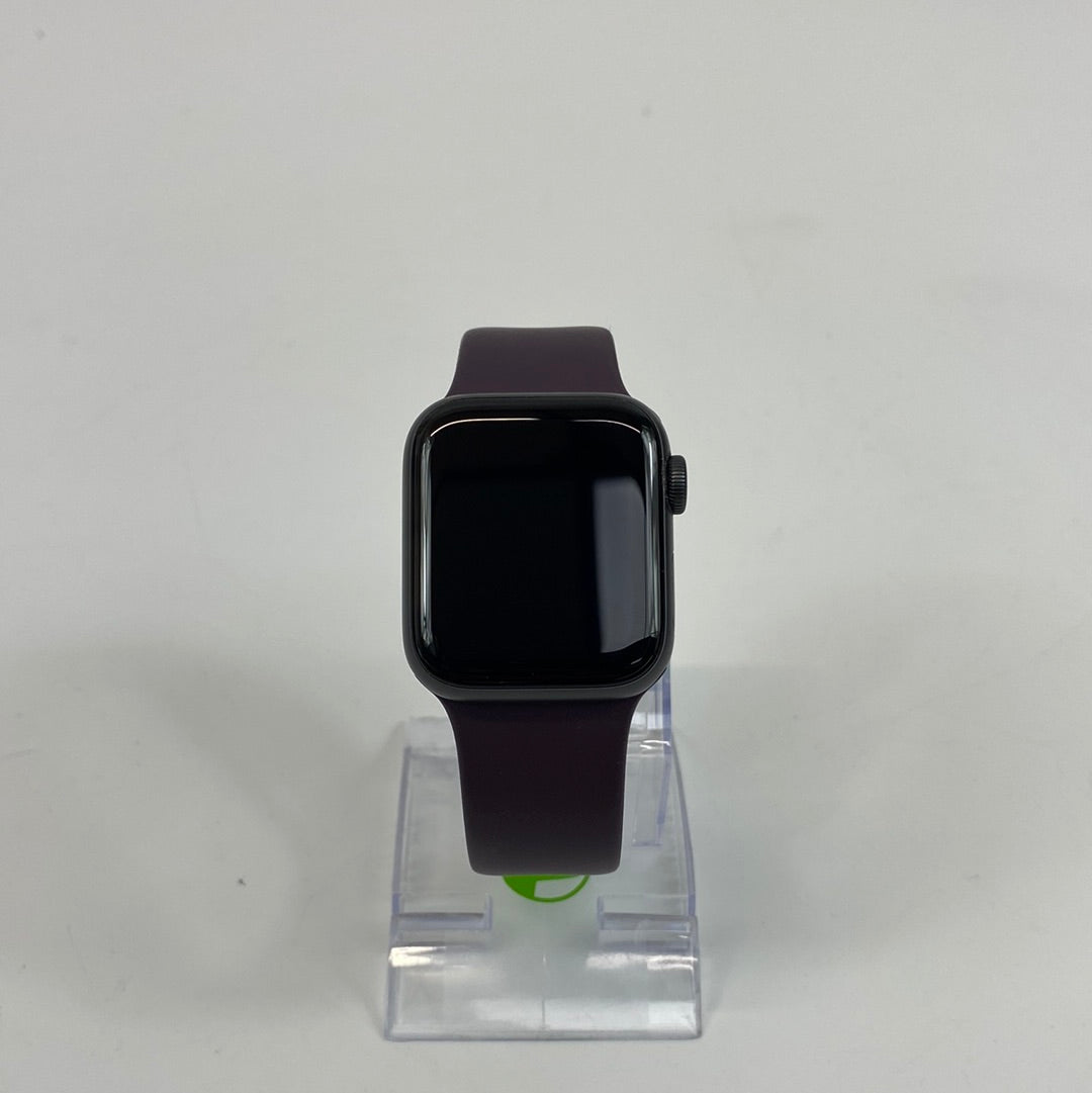 GPS Only Apple Watch SE 1st Gen 40mm Aluminum Space Gray MKQ13LL/A A2351