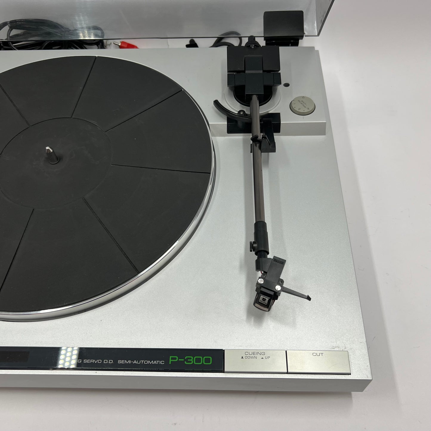 Yamaha P-300 Stereo Turntable No Needle