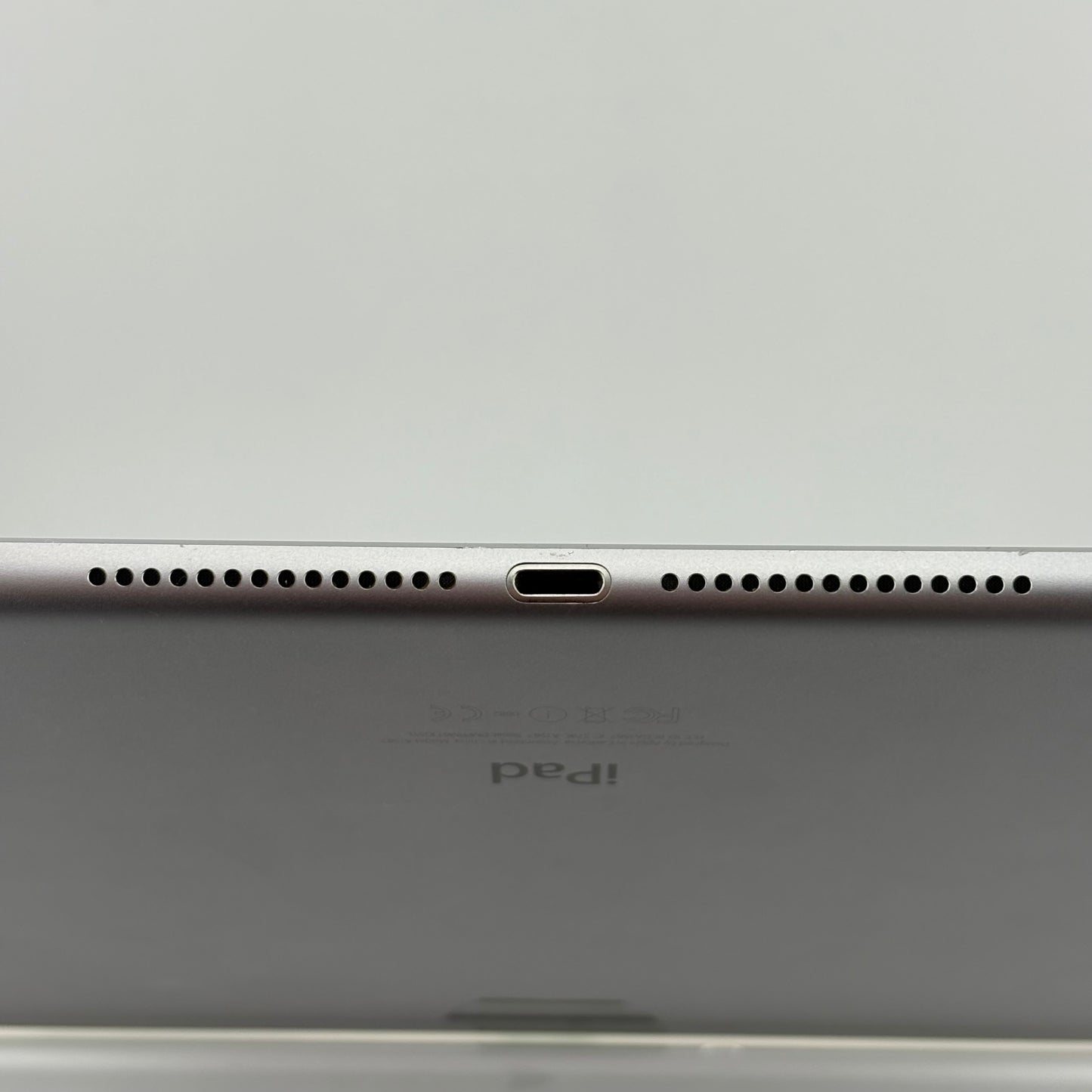Unlocked Apple iPad Air 2nd Gen 64GB 15.8.4 Space Gray MH2M2LL/A
