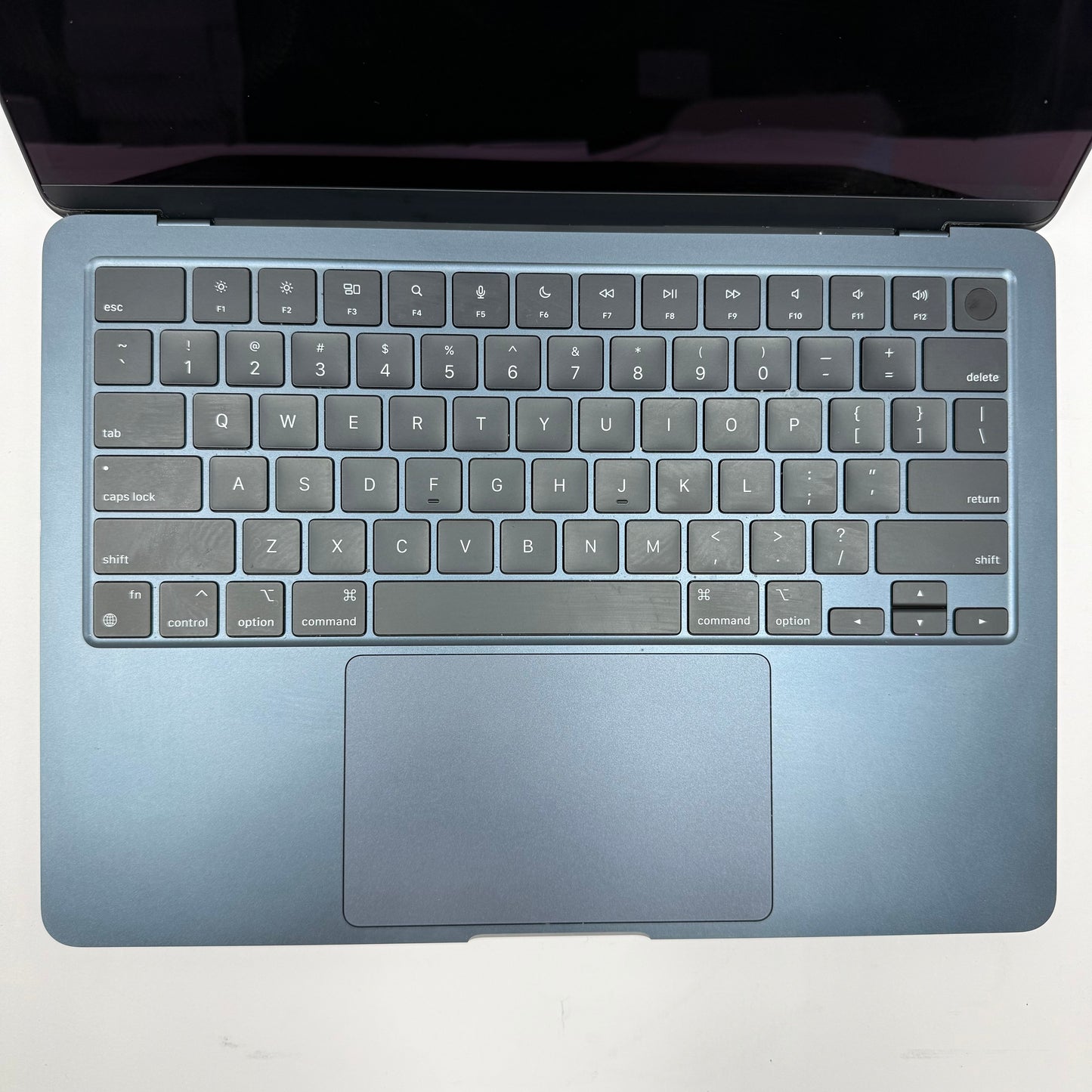 2024 Apple MacBook Air 13.6" M3 8C GPU 4.0GHz 8GB RAM 256GB SSD MRXV3LL/A