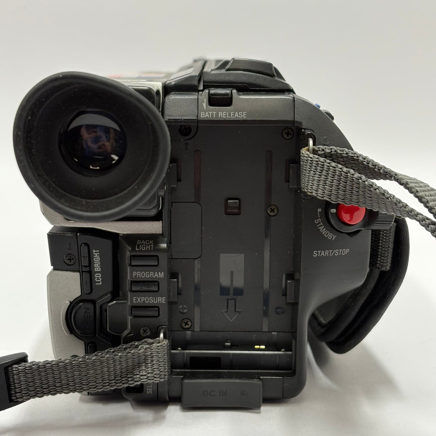 Sony Handycam Vision Cassette Video Camcorder CCD-TRV65 Camera Only