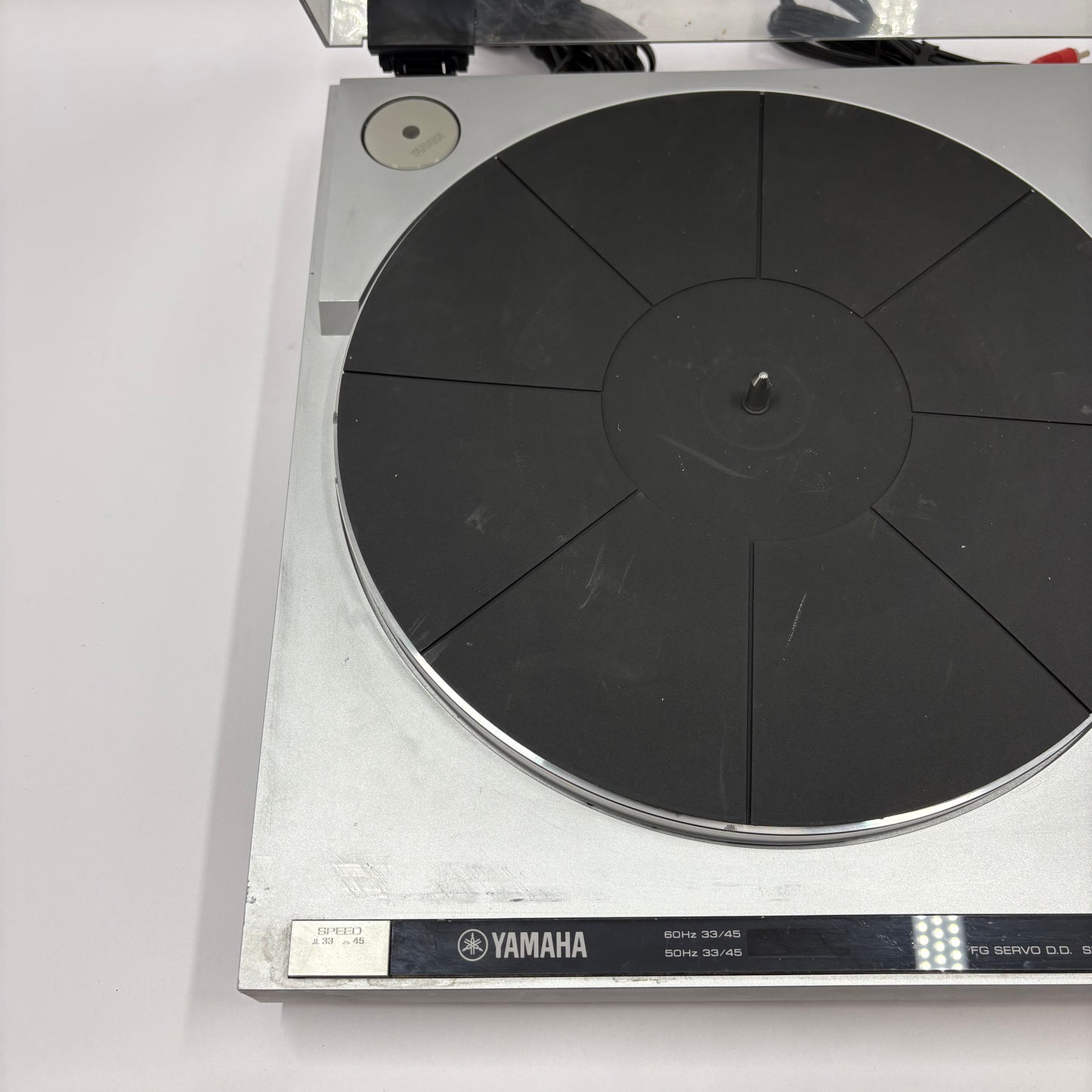 Yamaha P-300 Stereo Turntable
