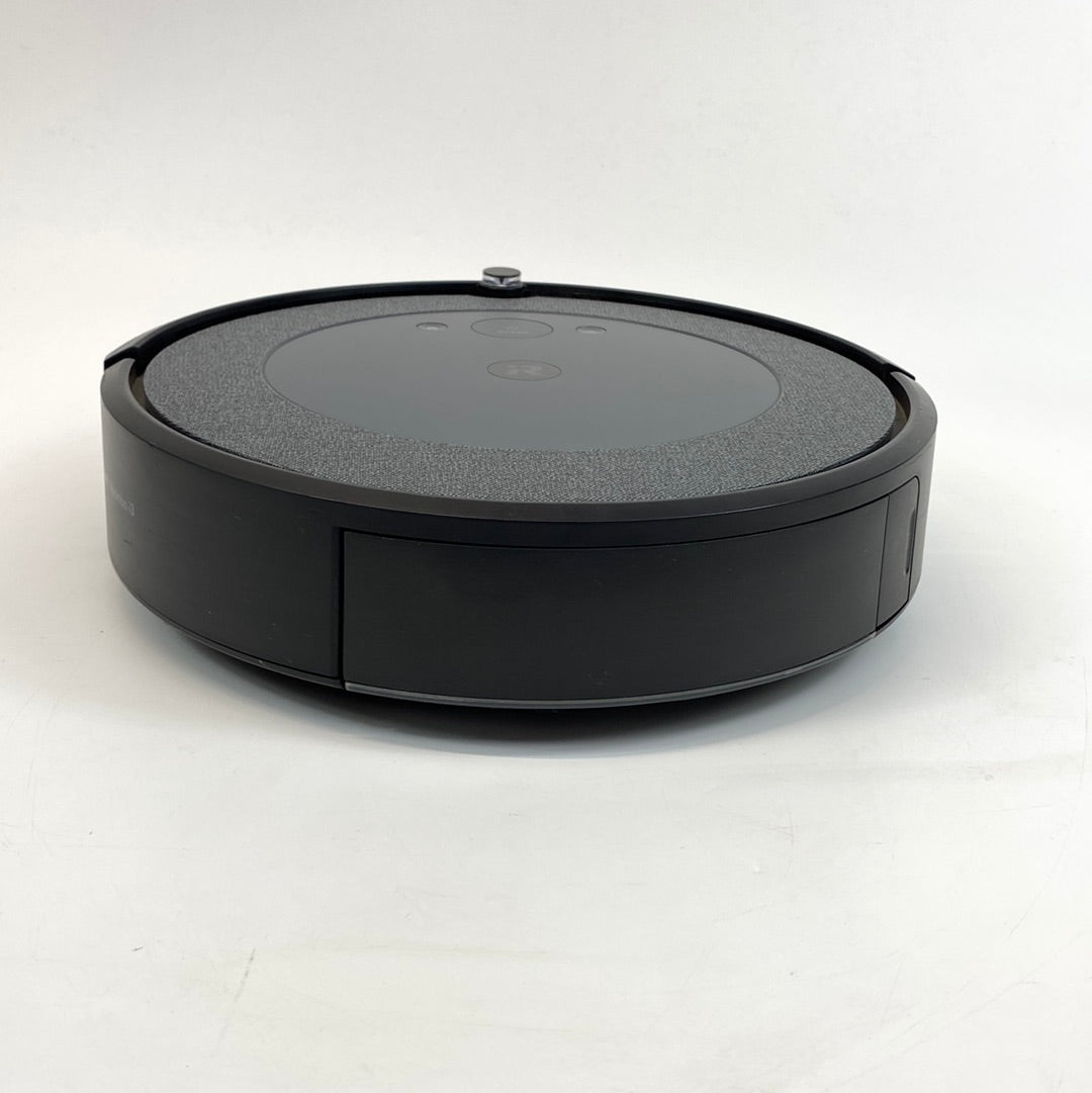 iRobot Roomba i3+ Robot Vacuum i3550 with Base and Replenishment kit