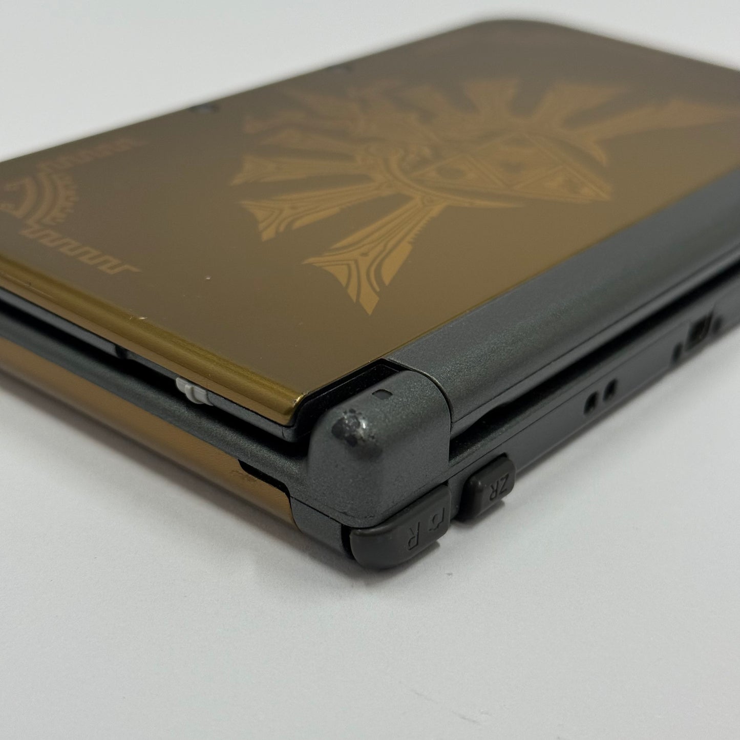 New Nintendo 3DS XL Handheld Game Console RED-001 Legend of Zelda Hyrule Edition
