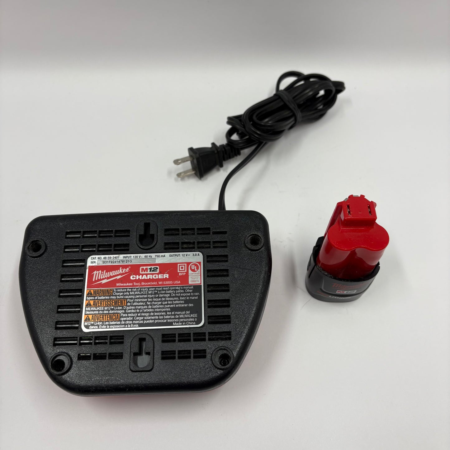 Milwaukee 48-59-2401 M12 M12 Battery Charger with Battery Pack