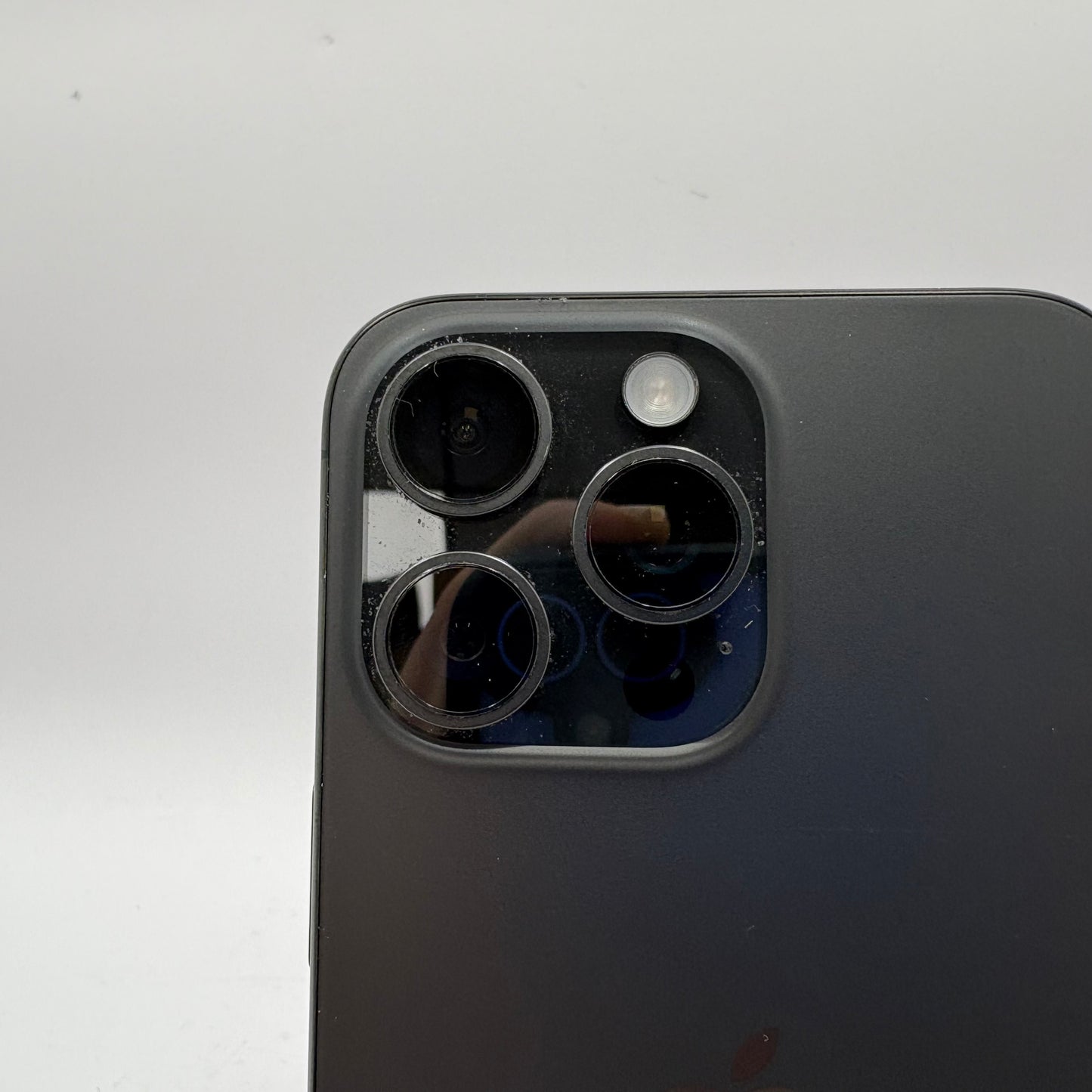 Unlocked Apple iPhone 15 Pro Max 256GB Black Titanium MU663LL/A