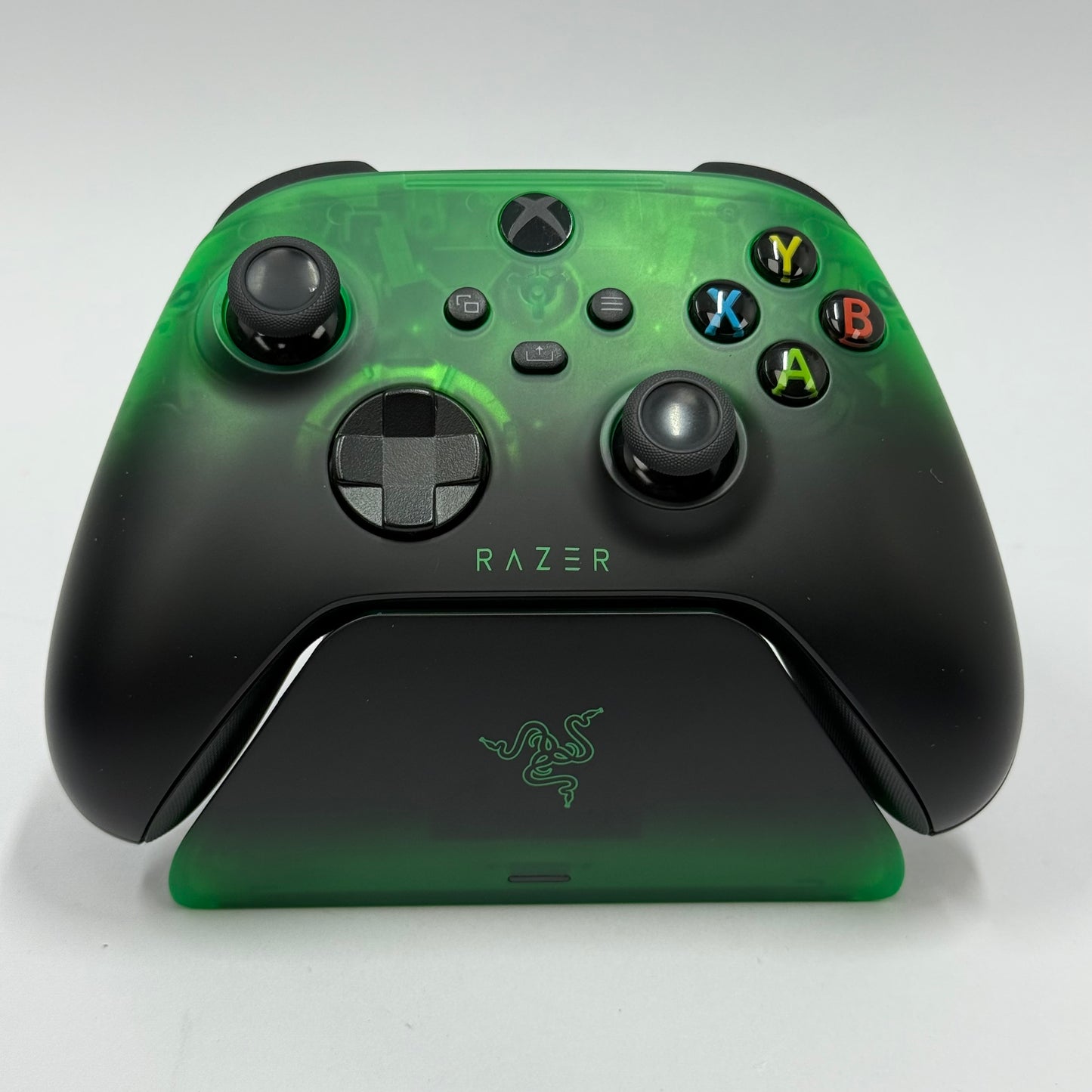 Razer Wireless Controller Quick Charging Stand Xbox Series X|S RZ87-04720400