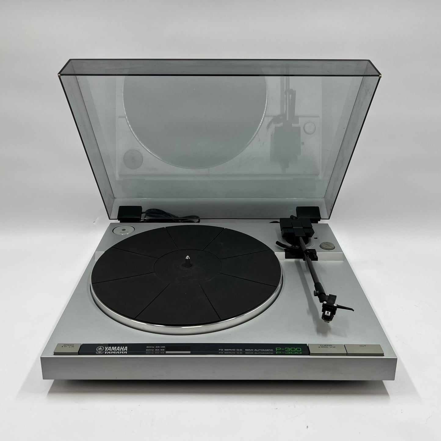 Yamaha P-300 Stereo Turntable No Needle