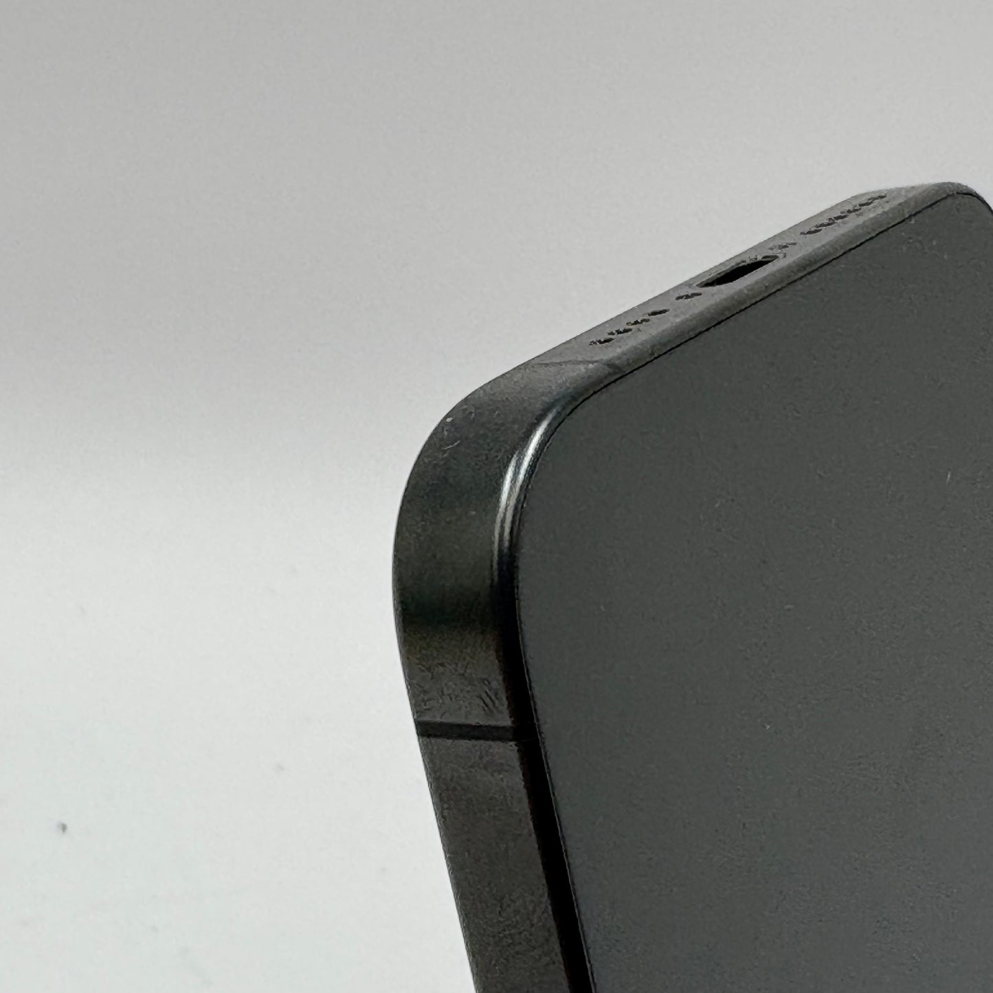 Unlocked Apple iPhone 15 Pro Max 256GB Black Titanium MU663LL/A