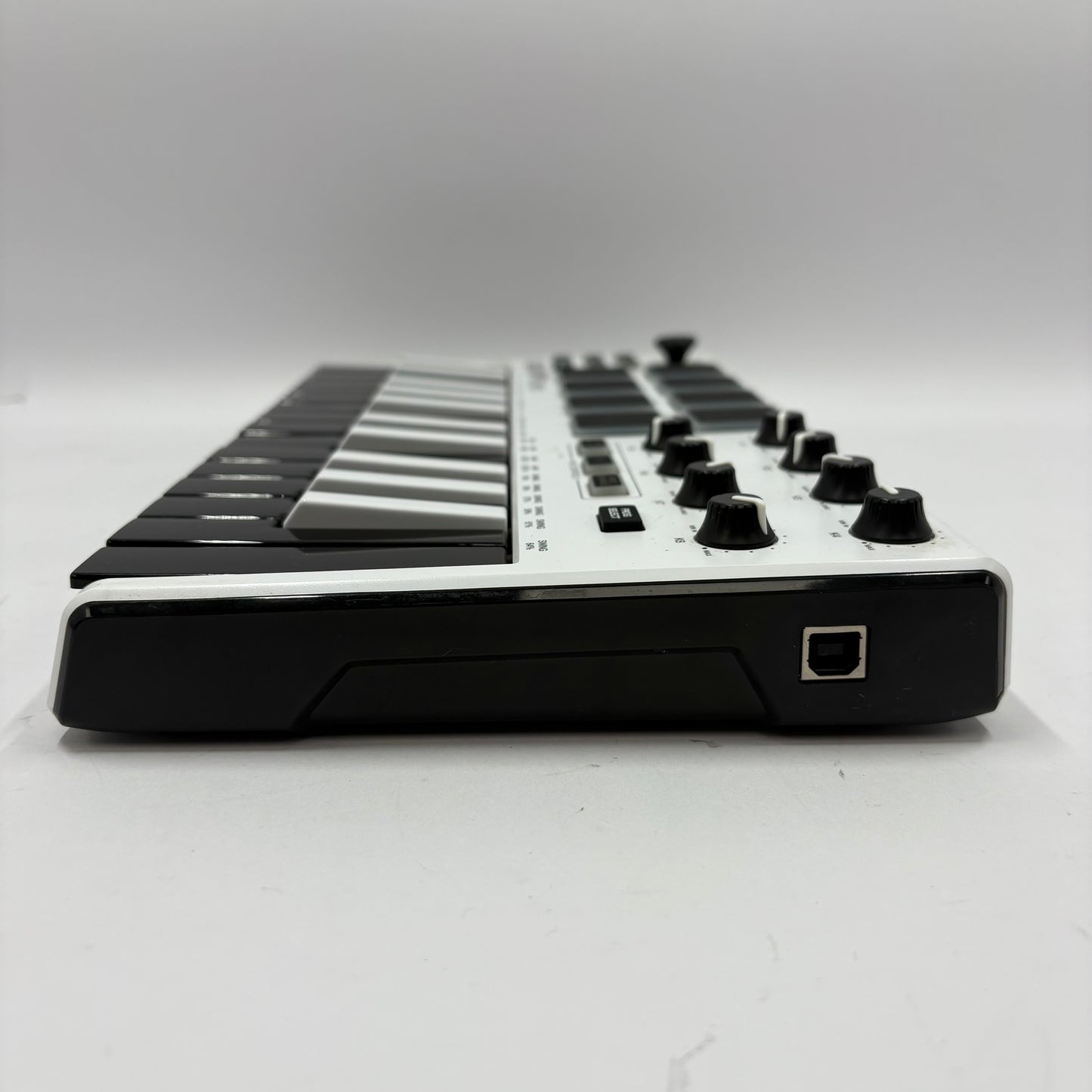 Akai MPK Mini MKII Special Edition White USB MIDI Keyboard Controller