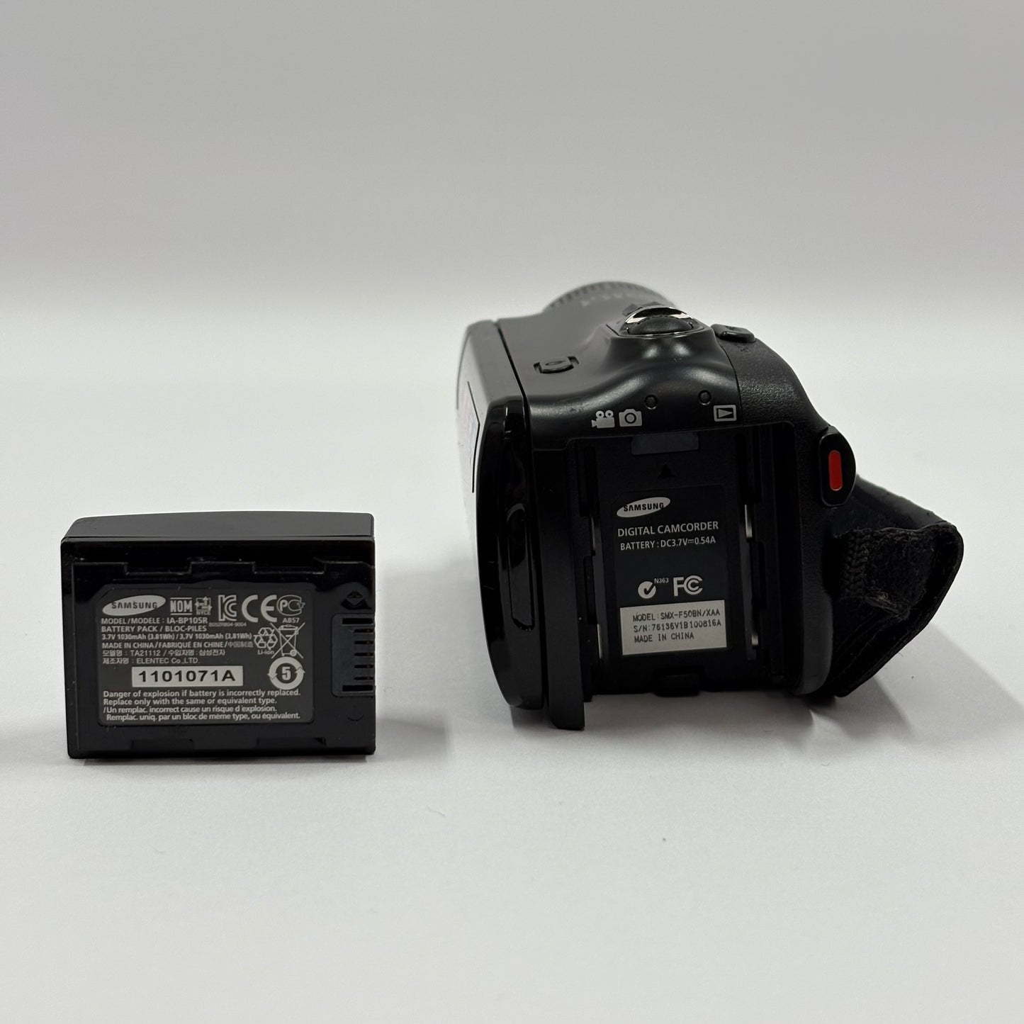 Samsung SMX-F50 1.9MP Flash Media SD Camcorder