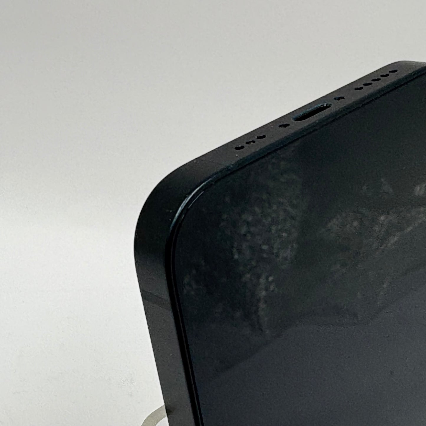 Unlocked Apple iPhone 14 128GB Midnight MPUA3LL/A