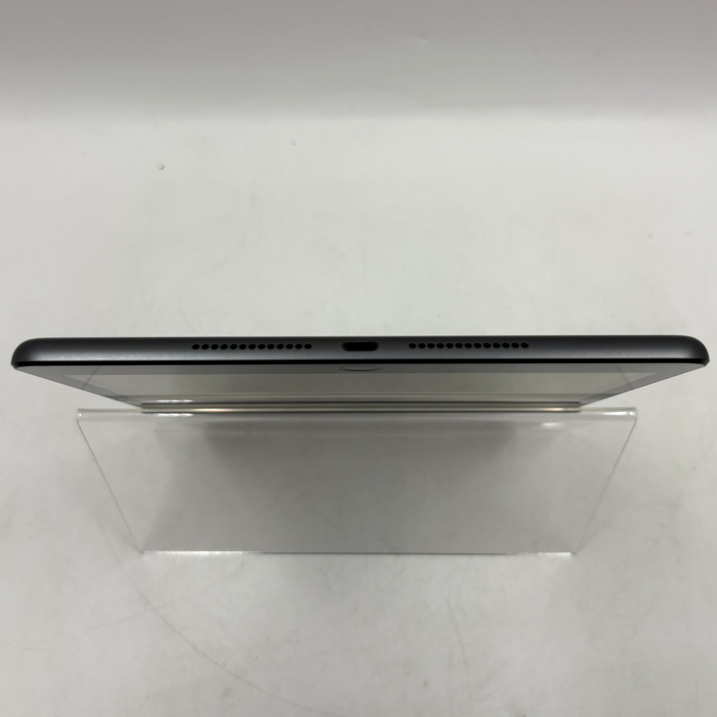 Unlocked Apple iPad 9th Gen 64GB 18.3.2 Space Gray MK663LL/A