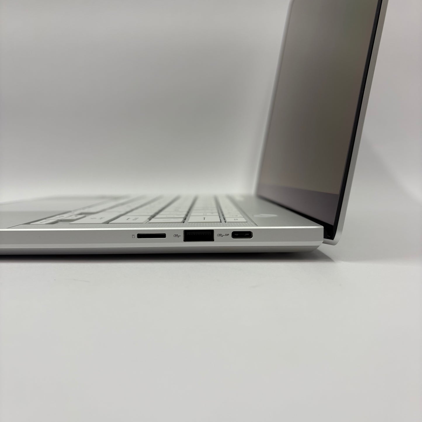 Asus ROG Zephyrus GA403U 14" Ryzen 9 8945HS 16GB RAM 1TB SSD RTX 4060
