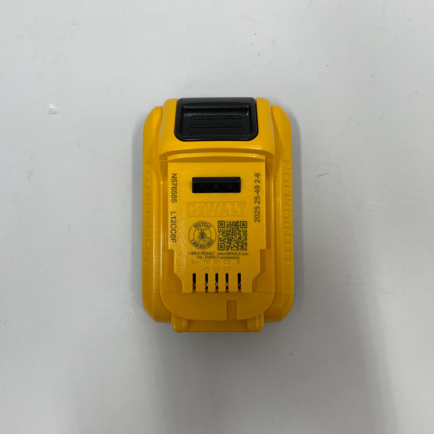 New DeWalt DCB240 20V MAX Lithium-Ion Battery Pack