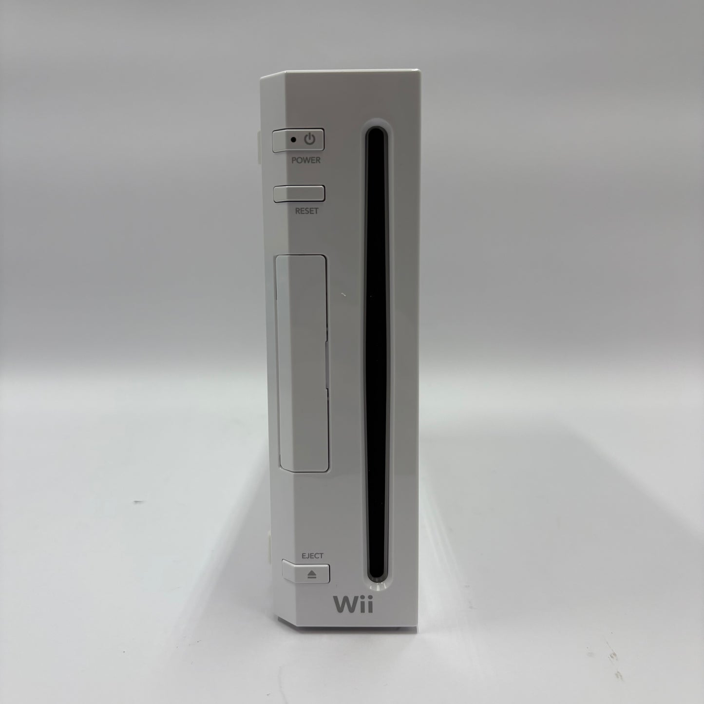 Nintendo Wii Video Game Console RVL-001 White (Wii Sports Bundle)