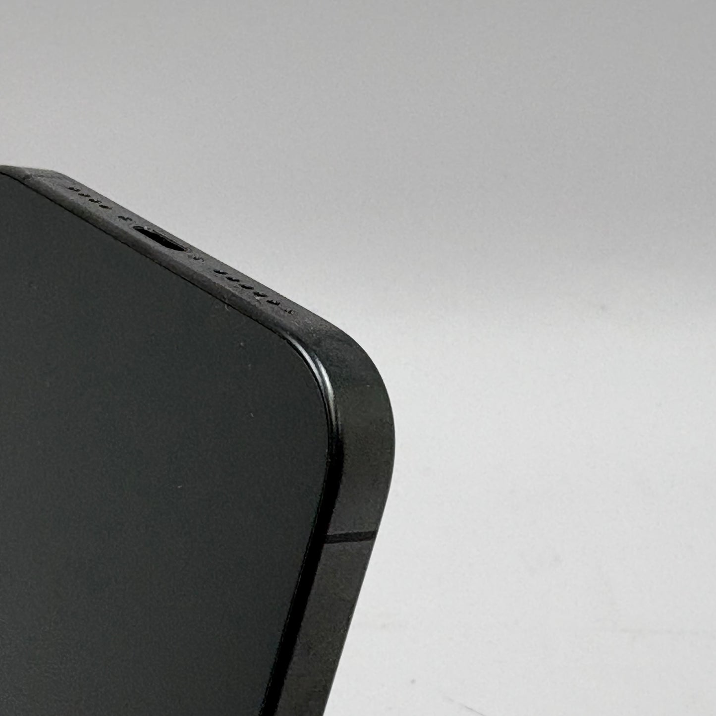 Unlocked Apple iPhone 15 Pro Max 256GB Black Titanium MU663LL/A
