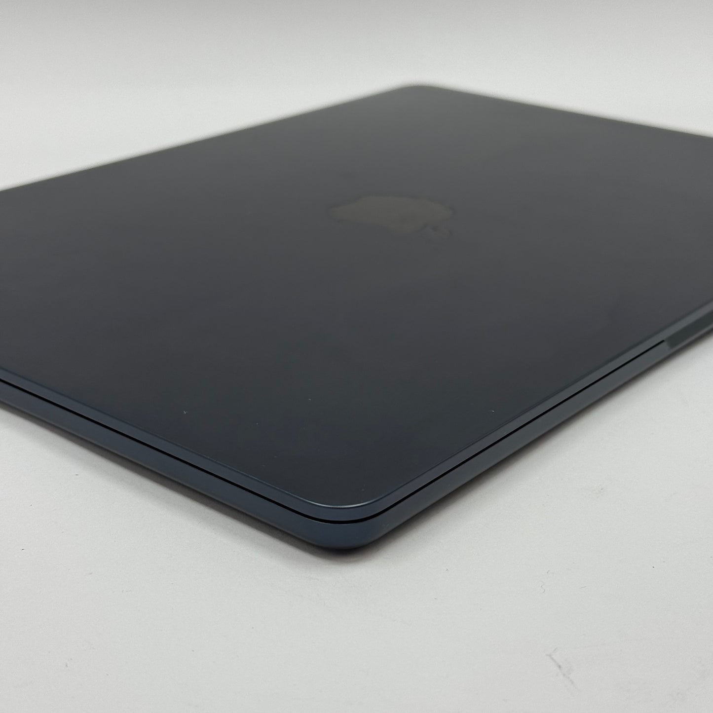 2024 Apple MacBook Air 13.6" M3 8C GPU 4.0GHz 8GB RAM 256GB SSD MRXV3LL/A