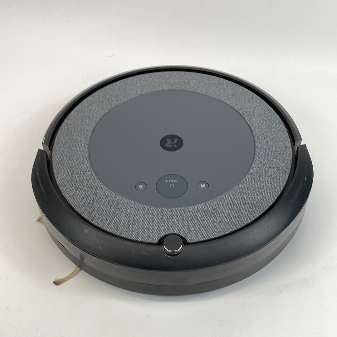 iRobot Roomba i3+ Robot Vacuum i3550 with Base and Replenishment kit