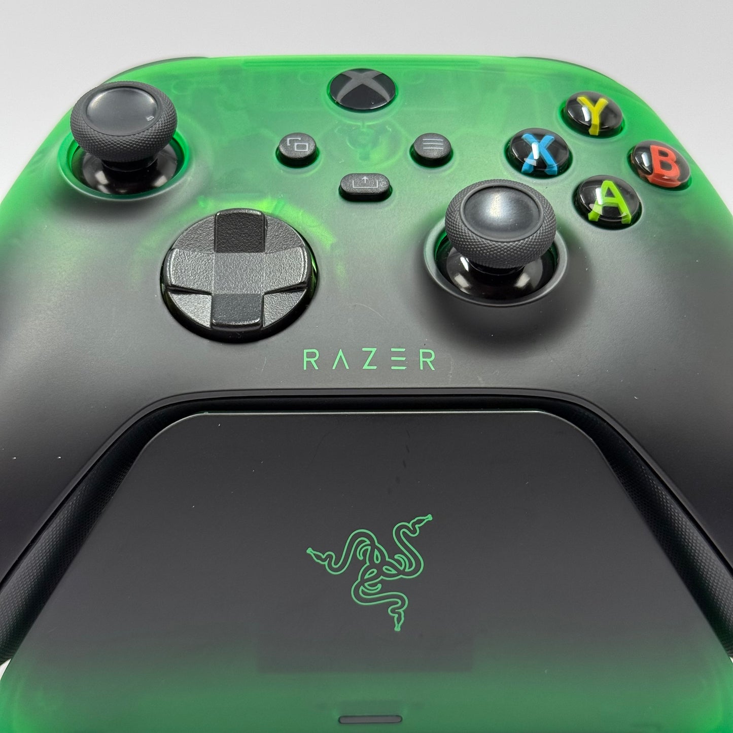 Razer Wireless Controller Quick Charging Stand Xbox Series X|S RZ87-04720400
