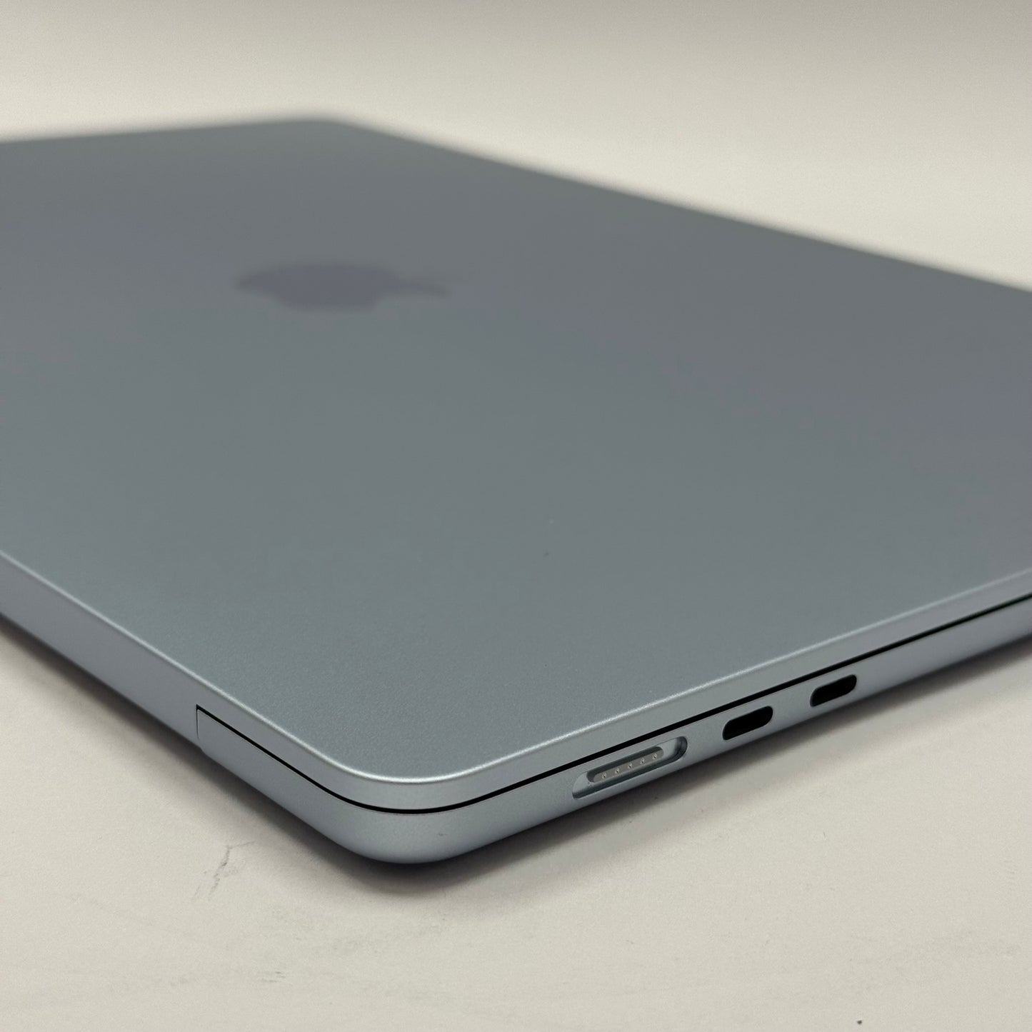 2025 Apple MacBook Air 15" M4 10C GPU 4.5GHz 24GB RAM 512GB SSD A3241