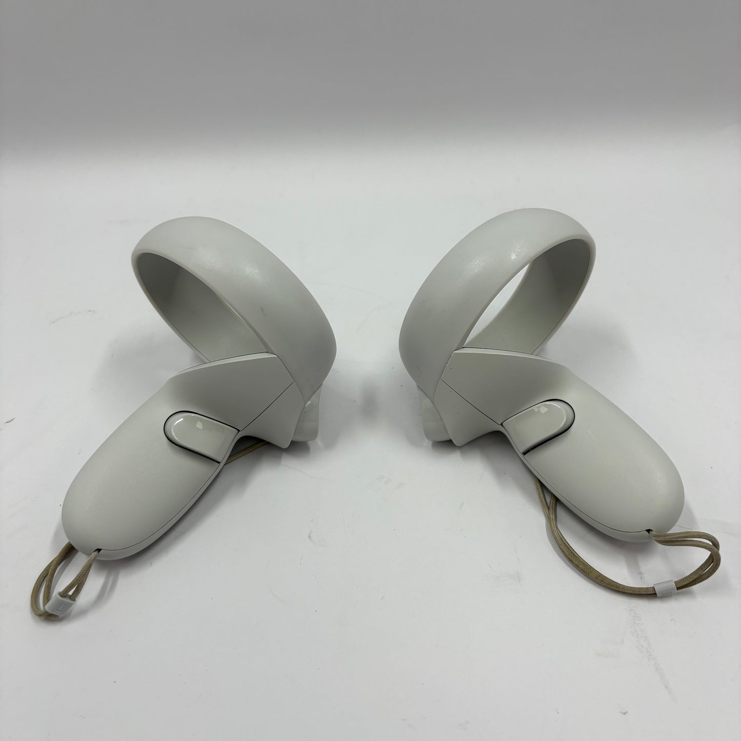 Oculus Quest 2 64GB Standalone All-in-One VR Headset KW49CM