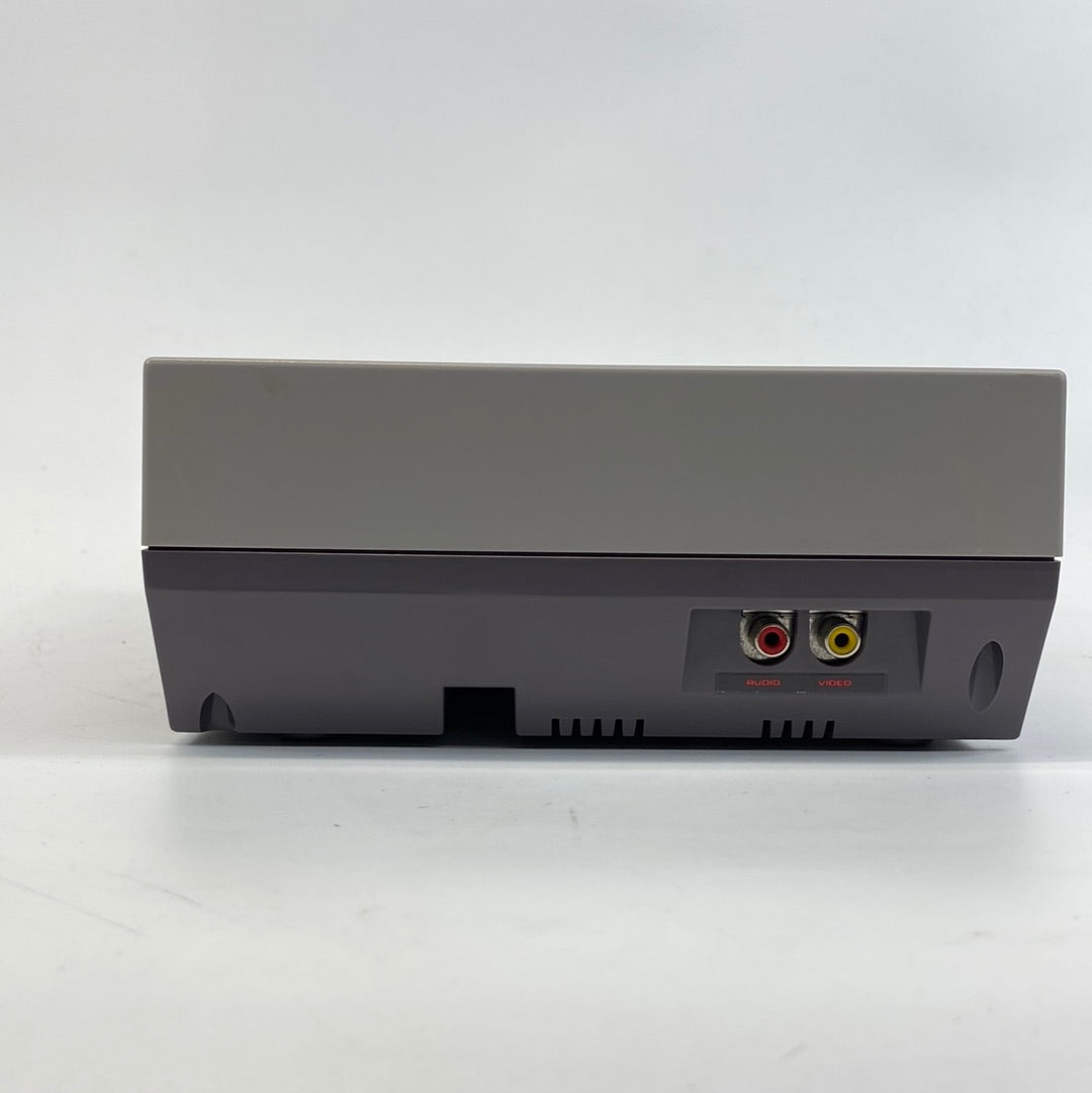 Nintendo Entertainment System NES Video Game Console NES-001 Gray