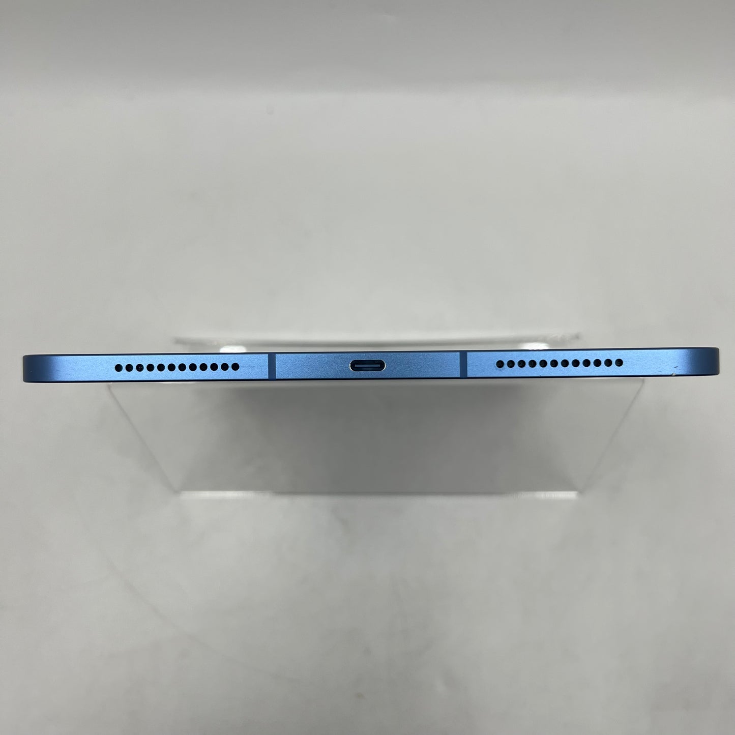 Unlocked Apple iPad 10th Gen 64GB 18.3.2 Blue MQ6K3LL/A