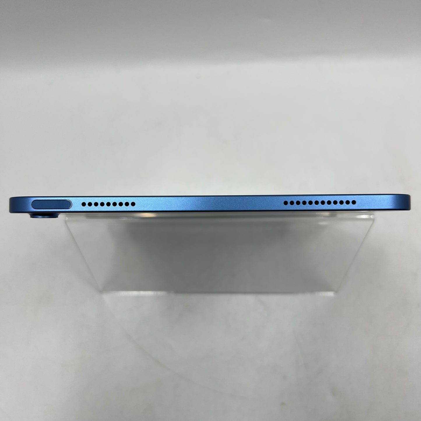 WiFi Only Apple iPad 10th Gen 64GB 17.5.1 Blue MPQ13LL/A