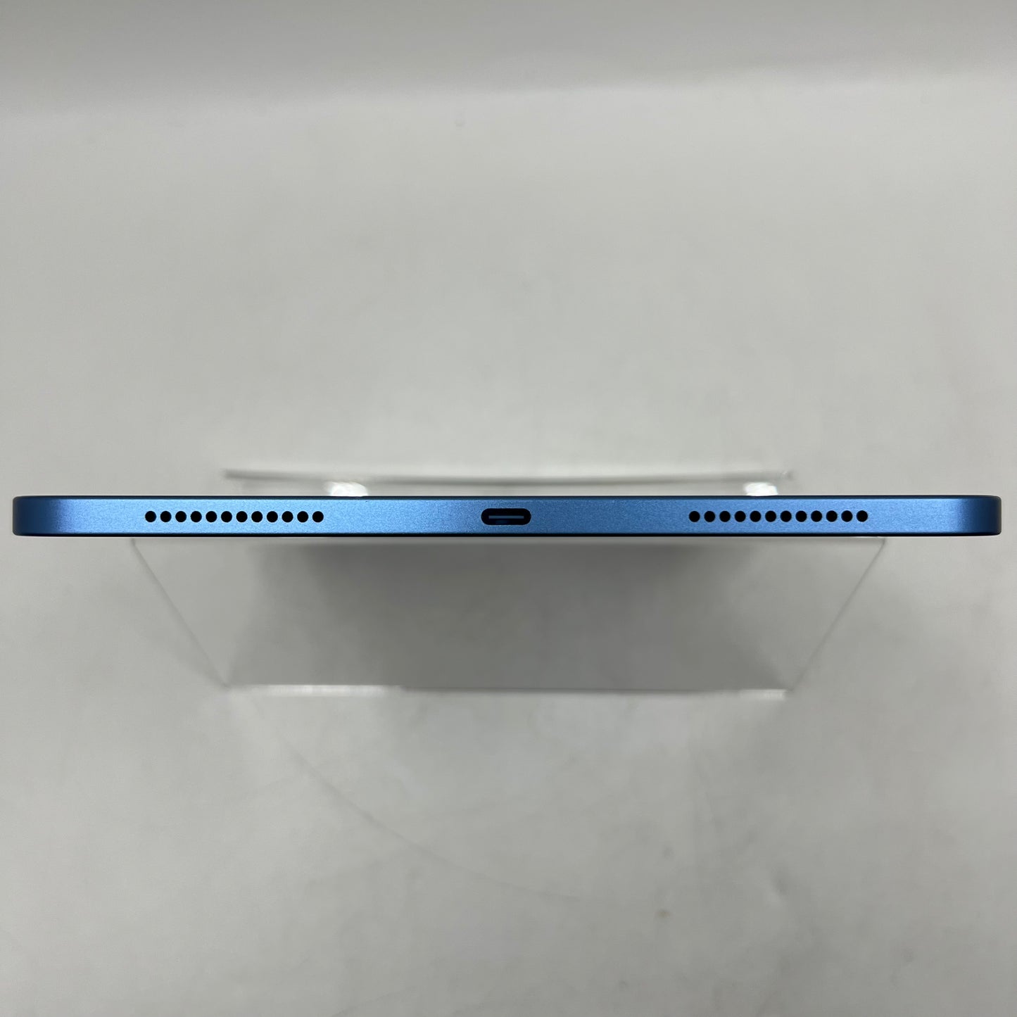 WiFi Only Apple iPad 10th Gen 64GB 17.5.1 Blue MPQ13LL/A