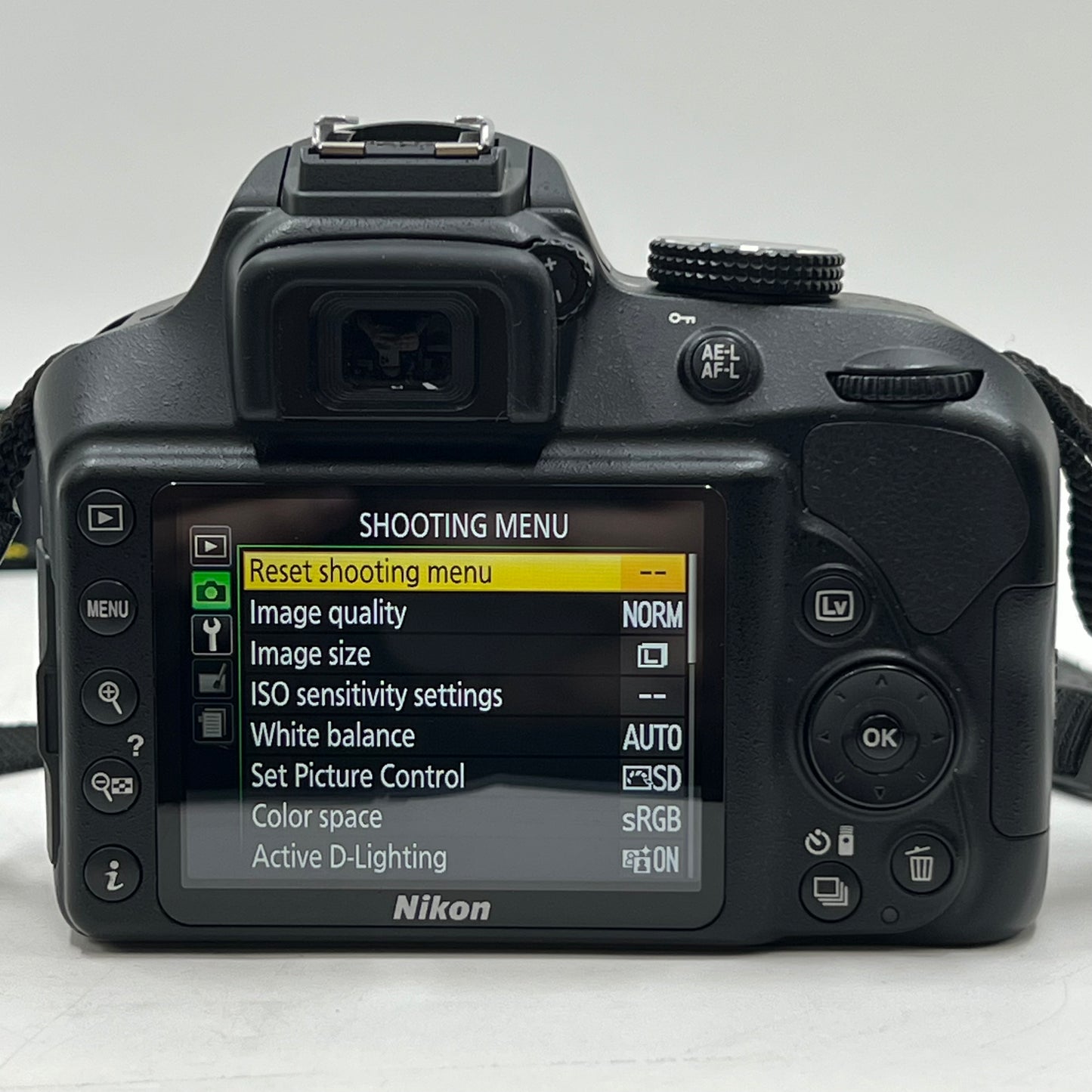 Nikon D3400 24.2MP DSLR Camera 968 Shutter Count
