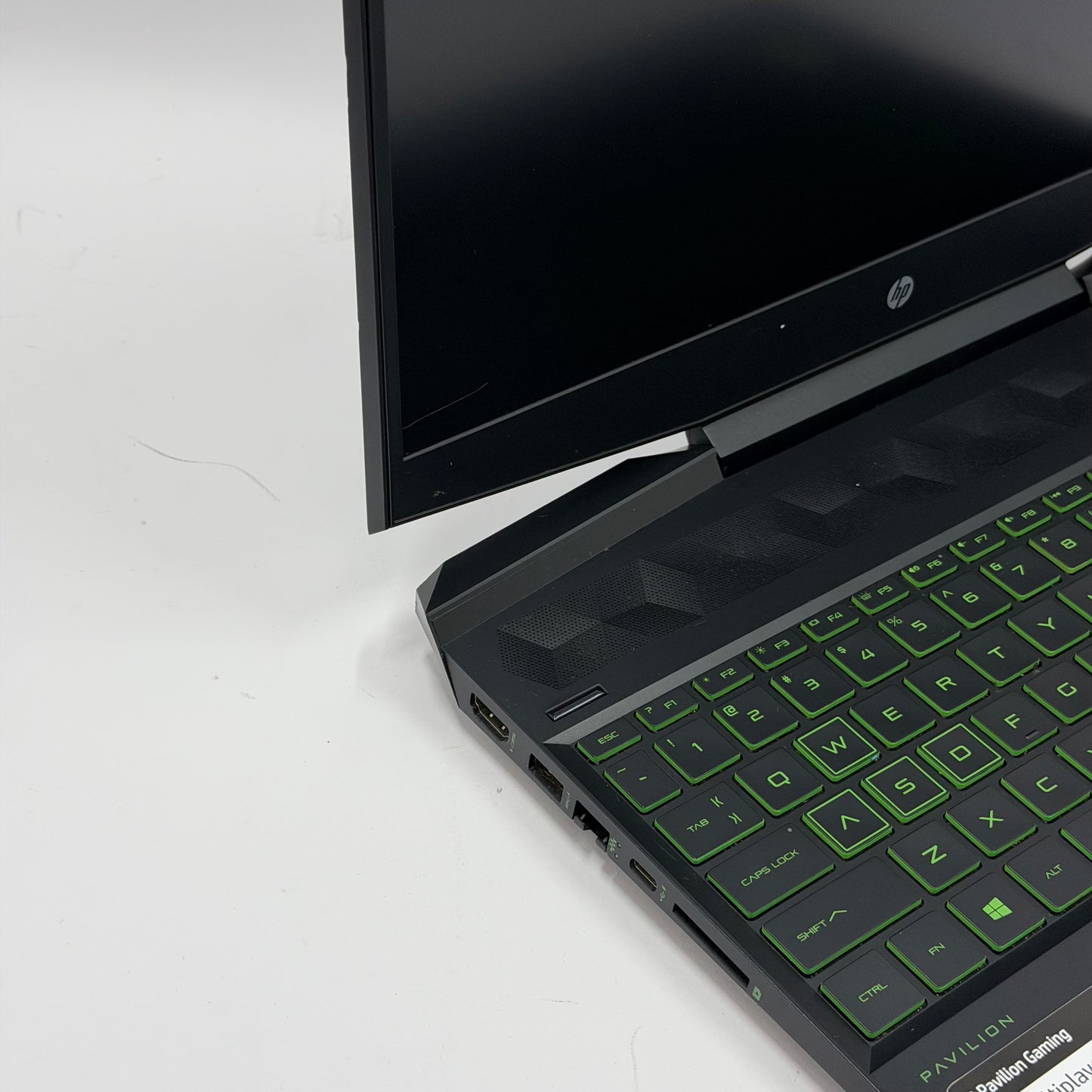 HP Pavilion Gaming 15-DK1035NR 15.6" i5-10300H 2.5GHz 8GB RAM 256GB SSD GTX 1050