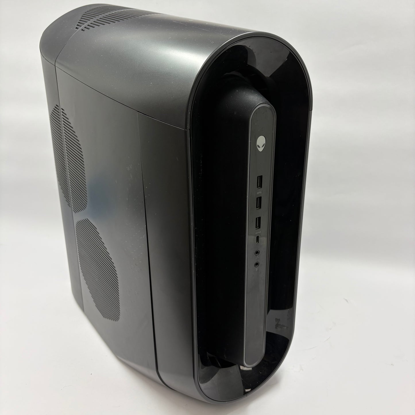 Alienware Aurora R10 Ryzen 5 3500 16GB RAM 256GB SSD 1TB HDD Radeon RX 6700 XT