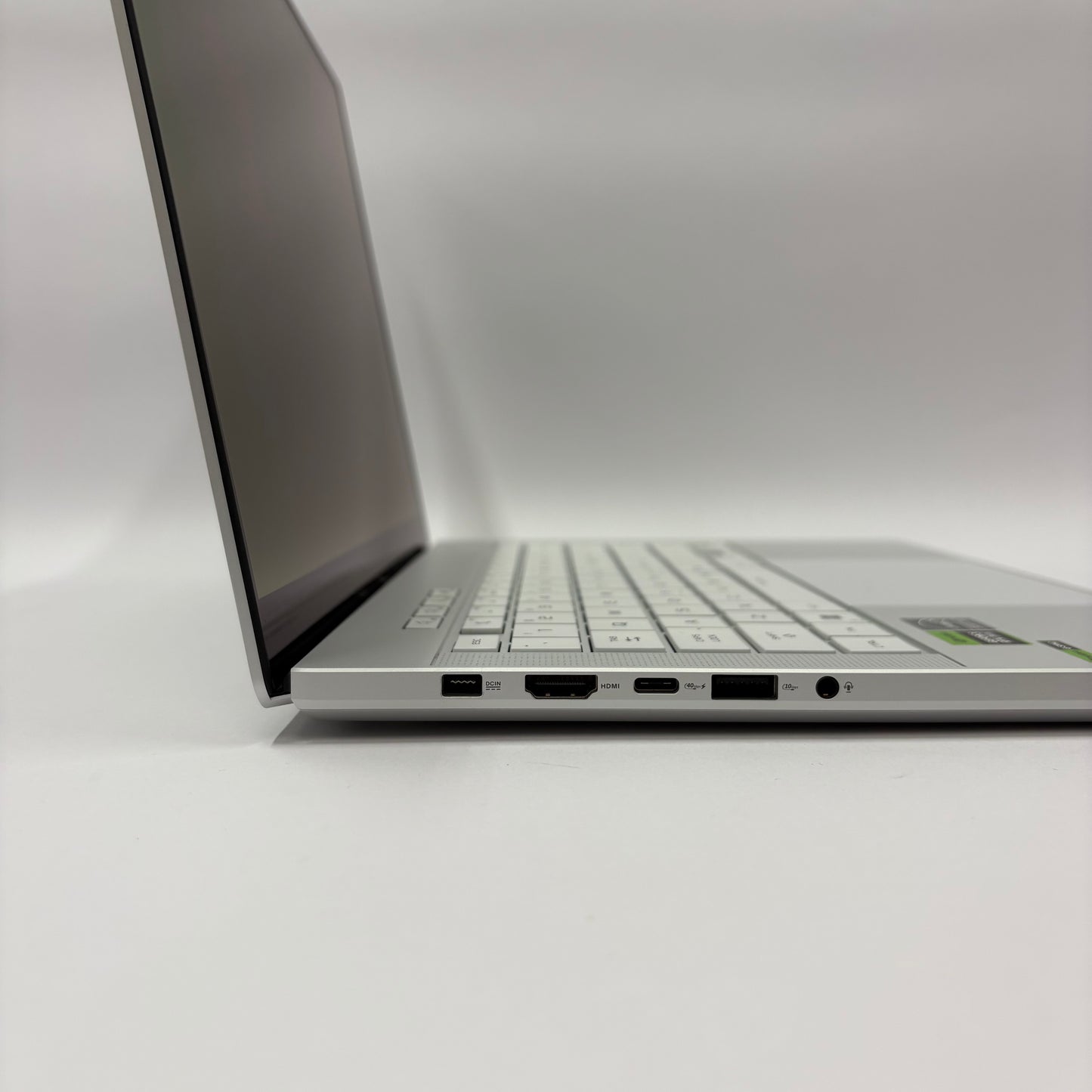 Asus ROG Zephyrus GA403U 14" Ryzen 9 8945HS 16GB RAM 1TB SSD RTX 4060