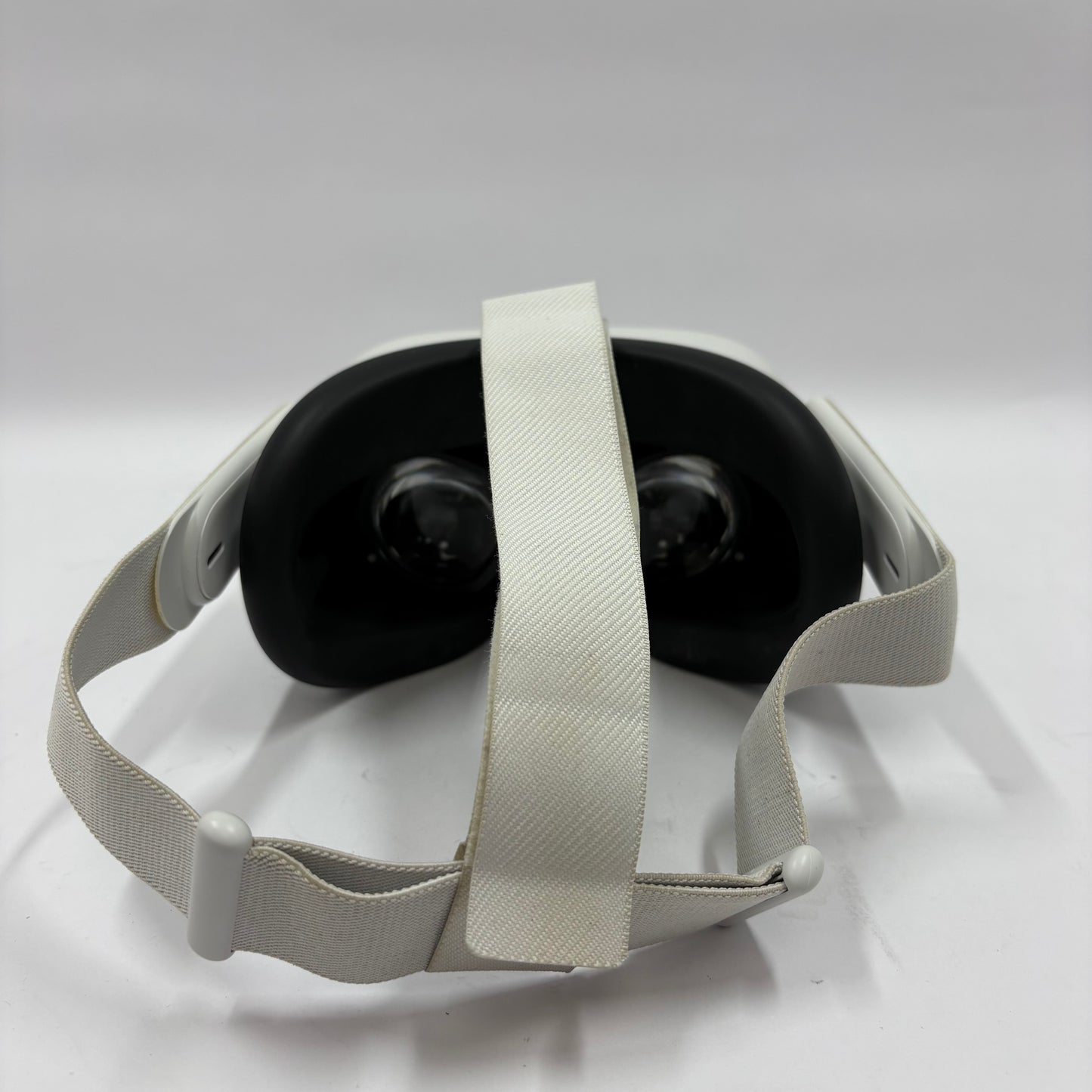 Oculus Quest 2 64GB Standalone All-in-One VR Headset KW49CM